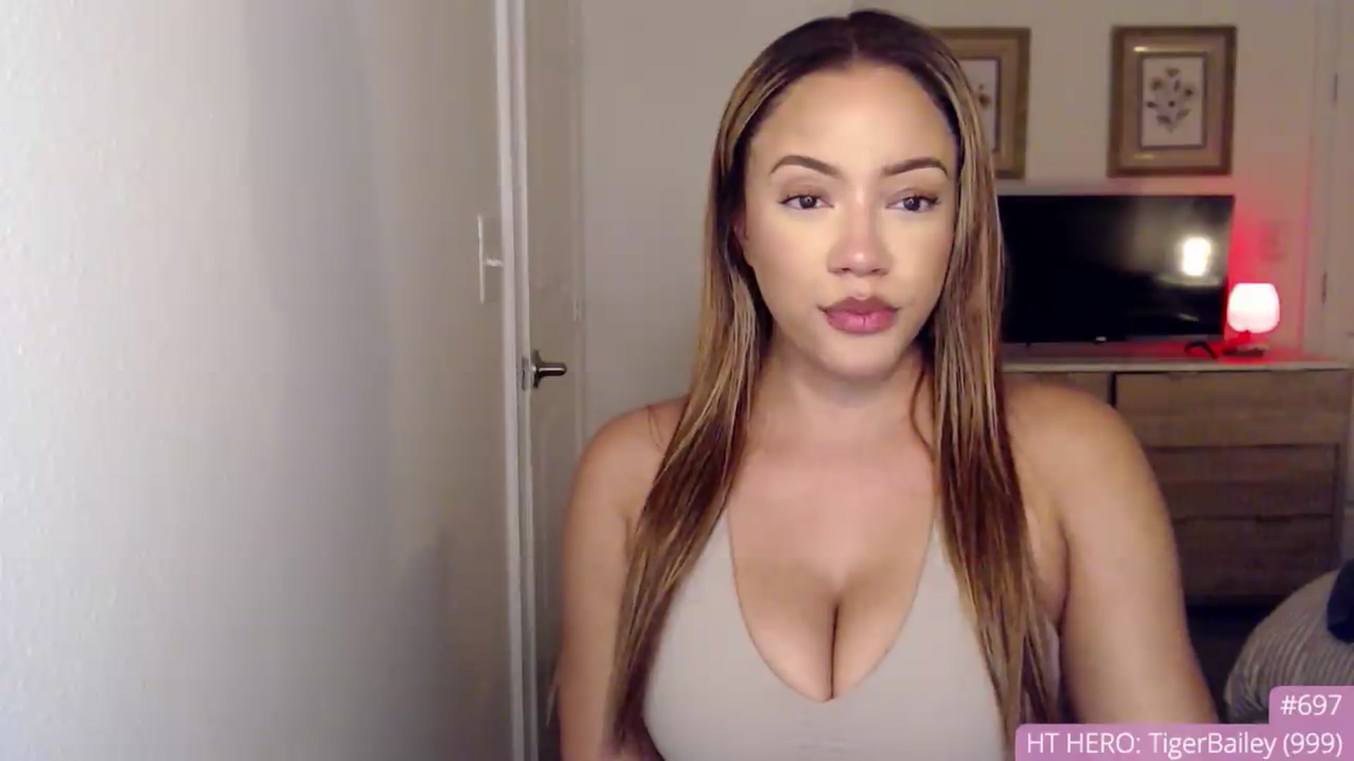 Gallery image thumbnail from AvaBanks's myfreecams stream on, 08/19/2026, 03:01 image 6 of 20