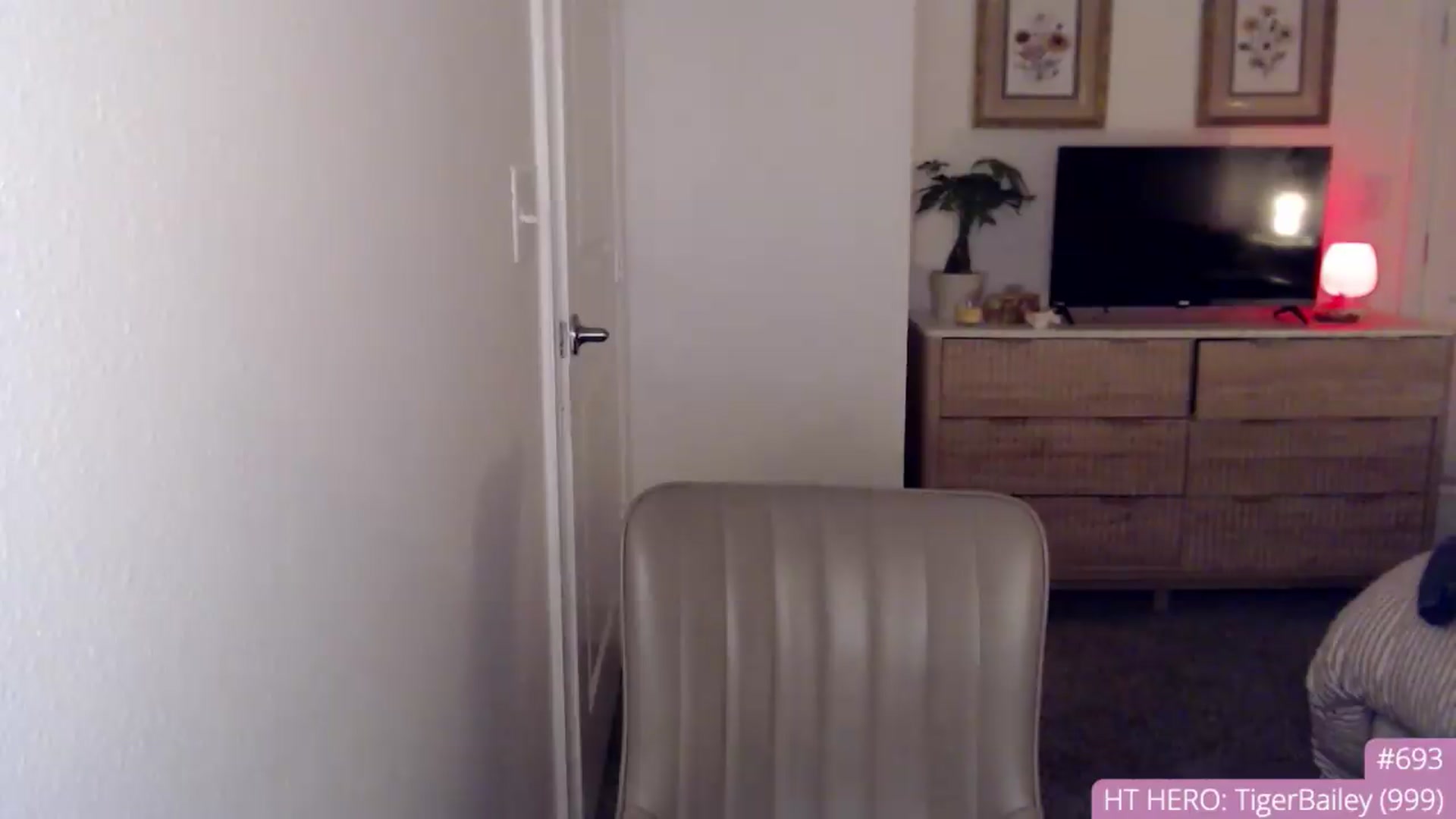 Gallery image thumbnail from AvaBanks's myfreecams stream on, 08/19/2026, 03:01 image 16 of 20