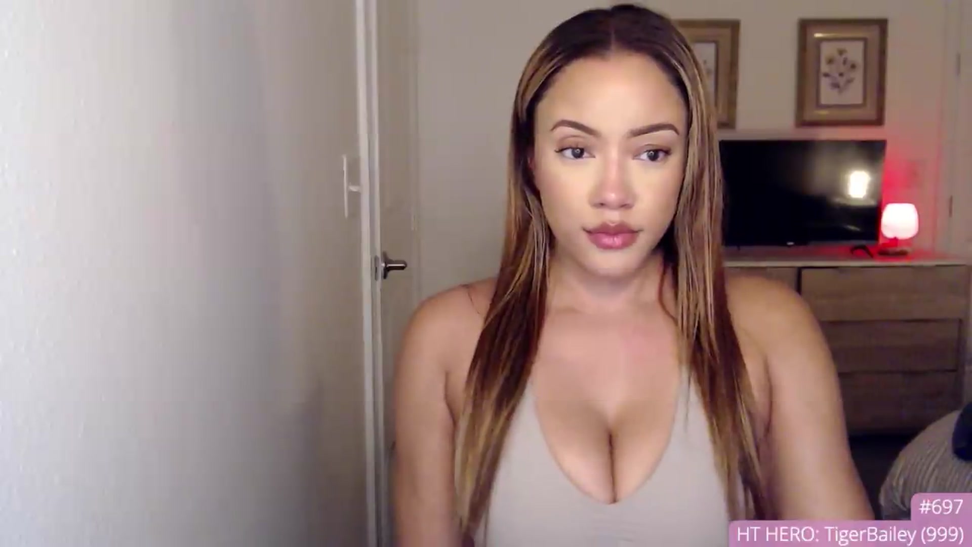 Gallery image thumbnail from AvaBanks's myfreecams stream on, 08/19/2026, 03:01 image 5 of 20