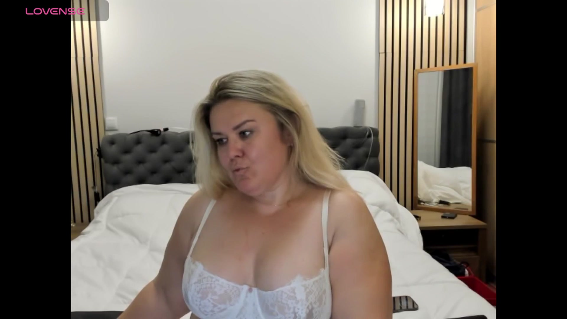 Gallery image thumbnail from AvaBella's myfreecams stream on, 11/30/2025, 15:36 image 14 of 20