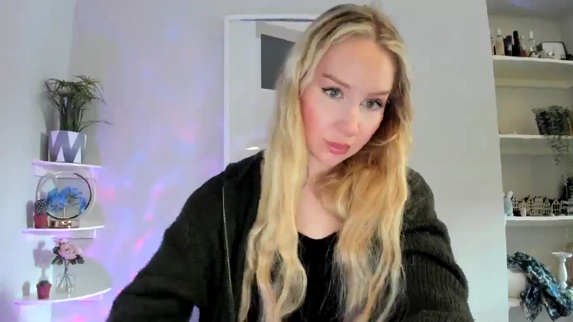 Gallery image thumbnail from AvaCutie's myfreecams stream on, 03/22/2026, 12:22 image 13 of 20