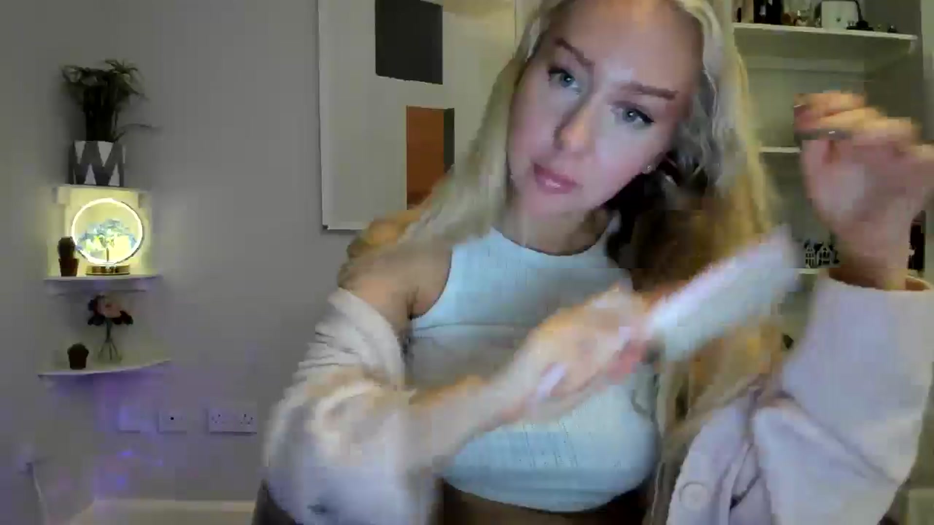 Gallery image thumbnail from AvaCutie's myfreecams stream on, 03/24/2026, 22:29 image 4 of 20