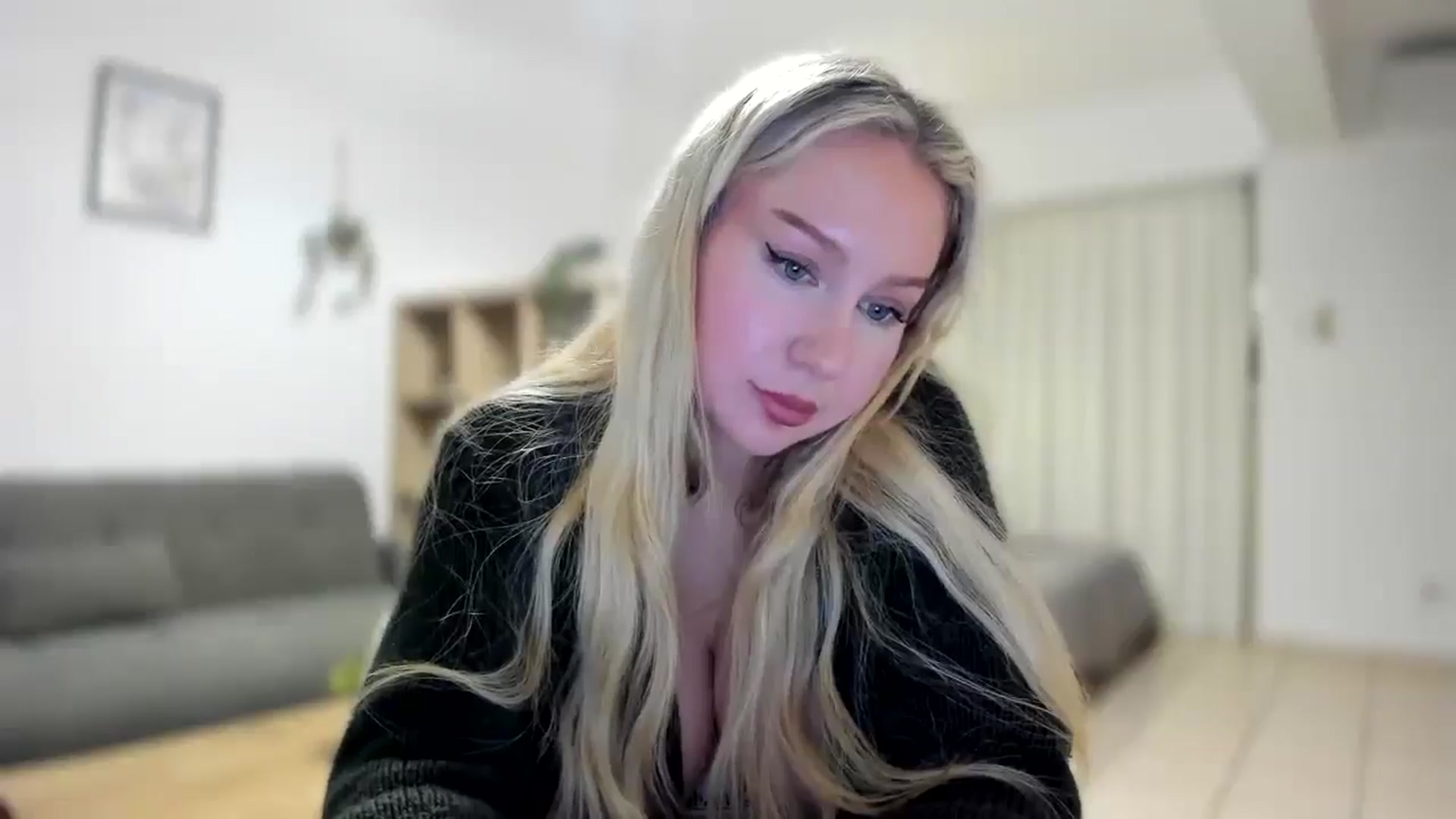Gallery image thumbnail from AvaCutie's myfreecams stream on, 03/26/2026, 19:47 image 14 of 20