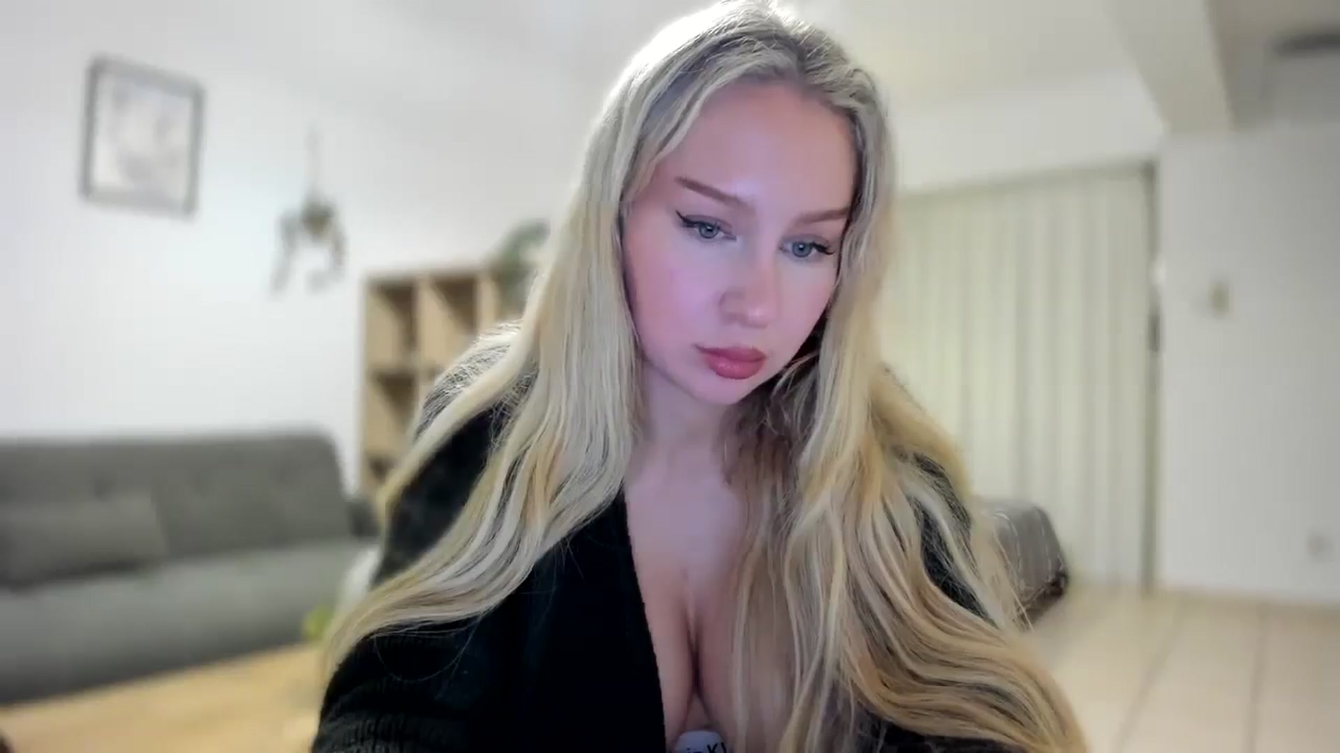 Gallery image thumbnail from AvaCutie's myfreecams stream on, 03/26/2026, 19:47 image 16 of 20