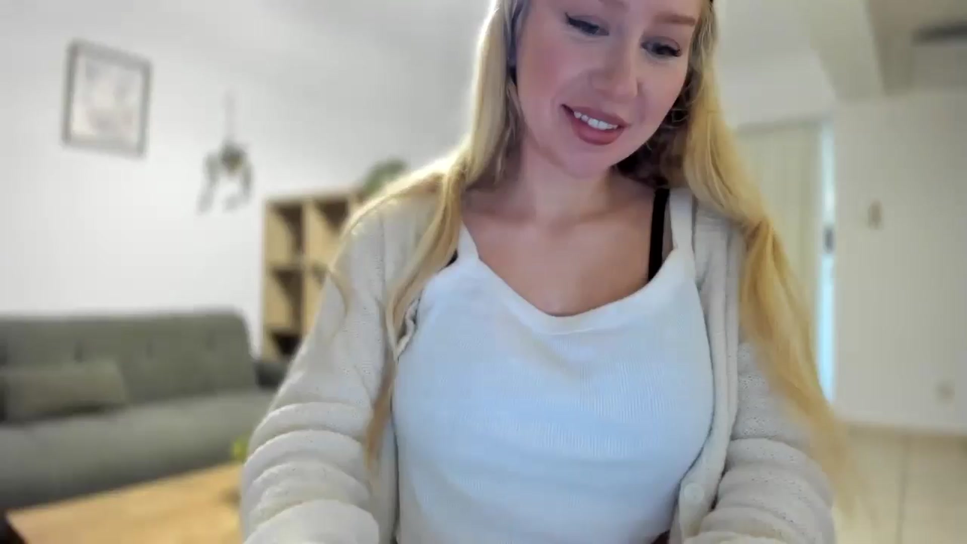 Gallery image thumbnail from AvaCutie's myfreecams stream on, 03/27/2026, 15:14 image 2 of 20