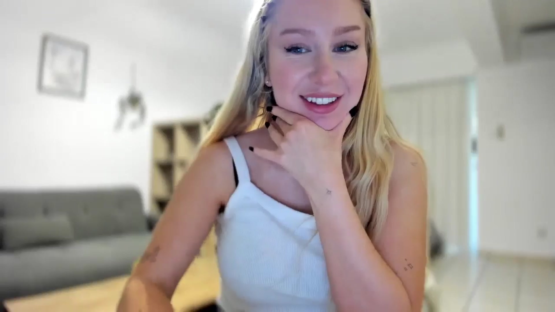 Gallery image thumbnail from AvaCutie's myfreecams stream on, 03/27/2026, 15:14 image 14 of 20
