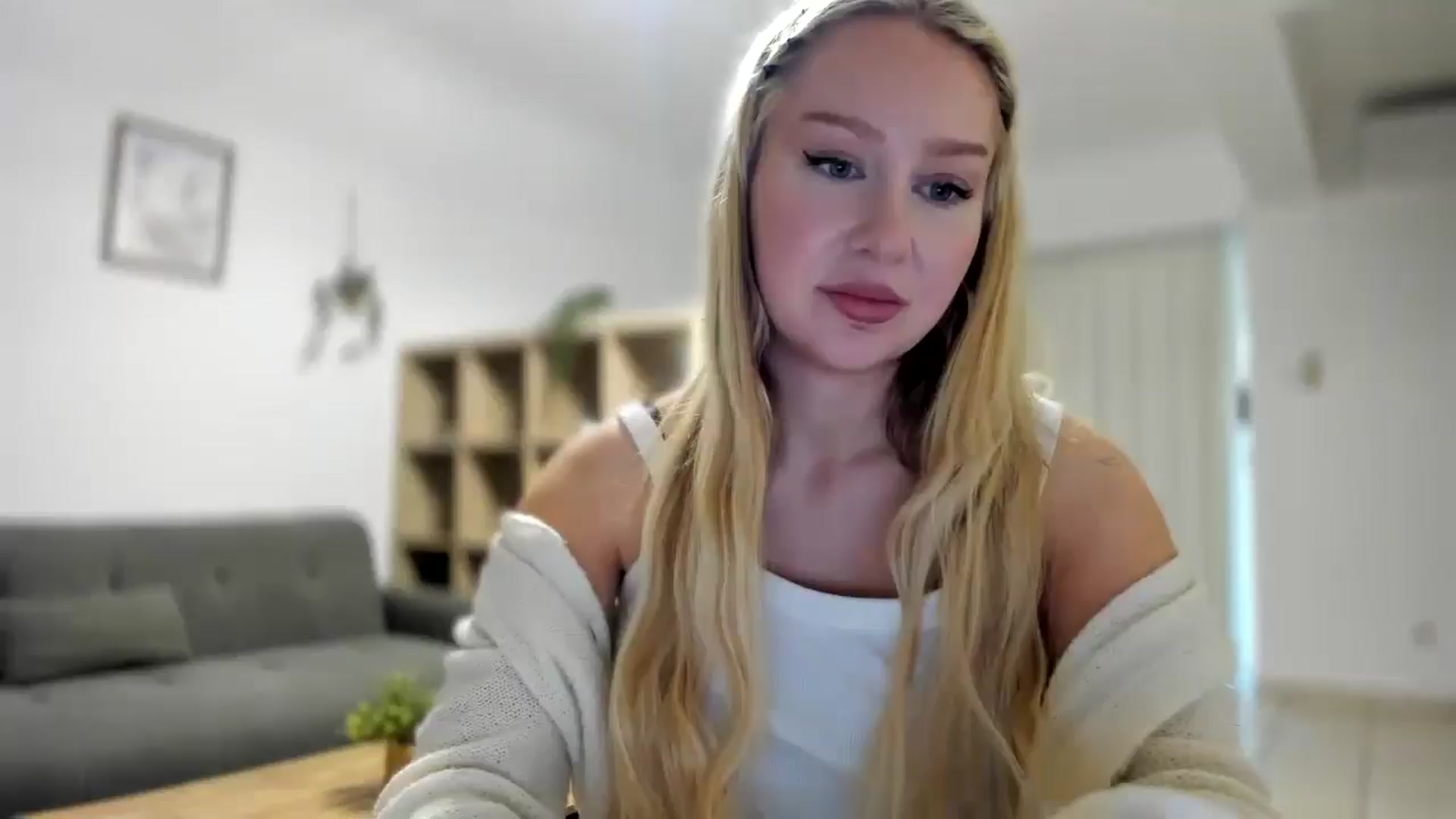 Gallery image thumbnail from AvaCutie's myfreecams stream on, 03/27/2026, 15:14 image 7 of 20