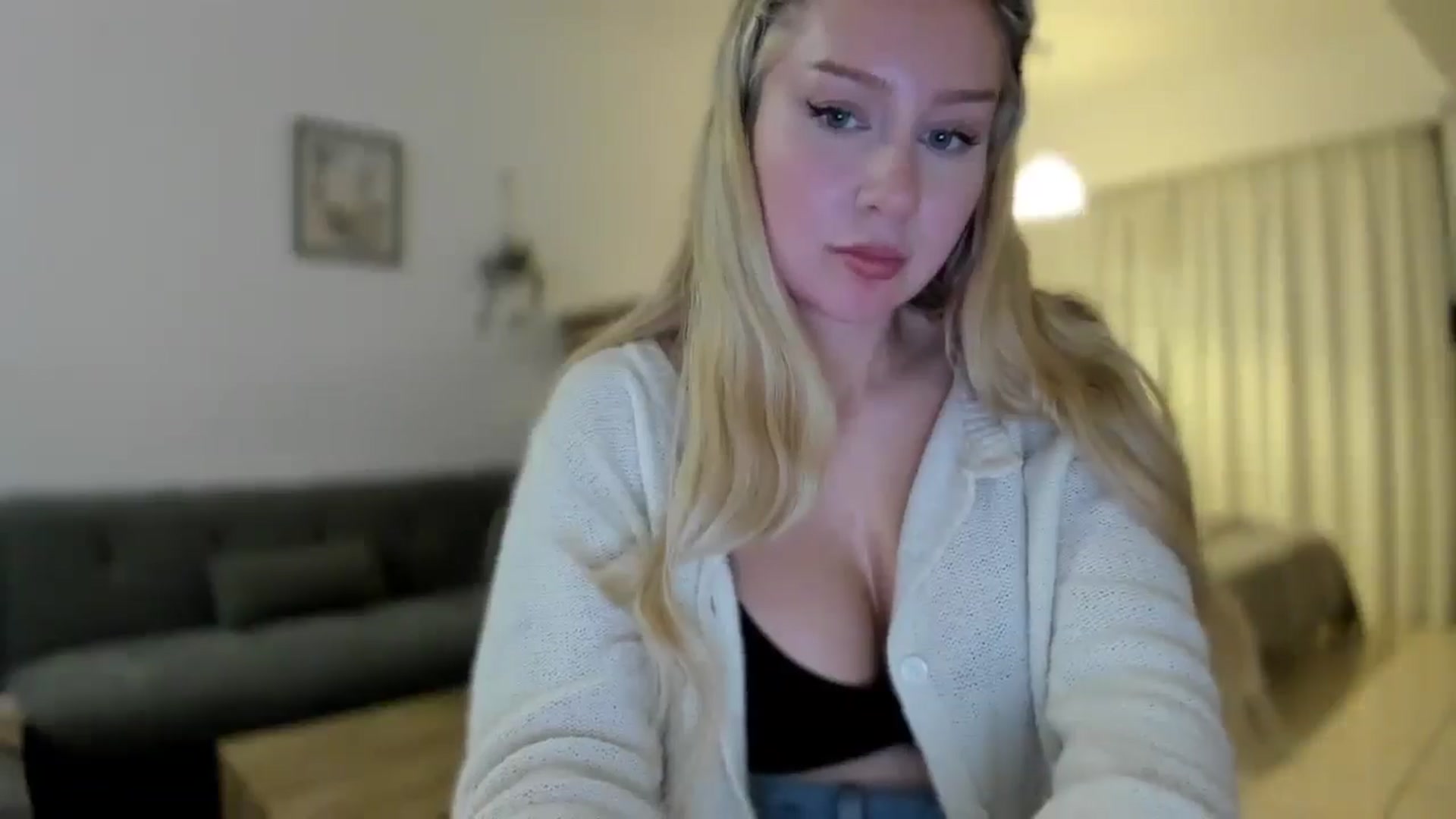 Gallery image thumbnail from AvaCutie's myfreecams stream on, 03/27/2026, 19:33 image 12 of 20
