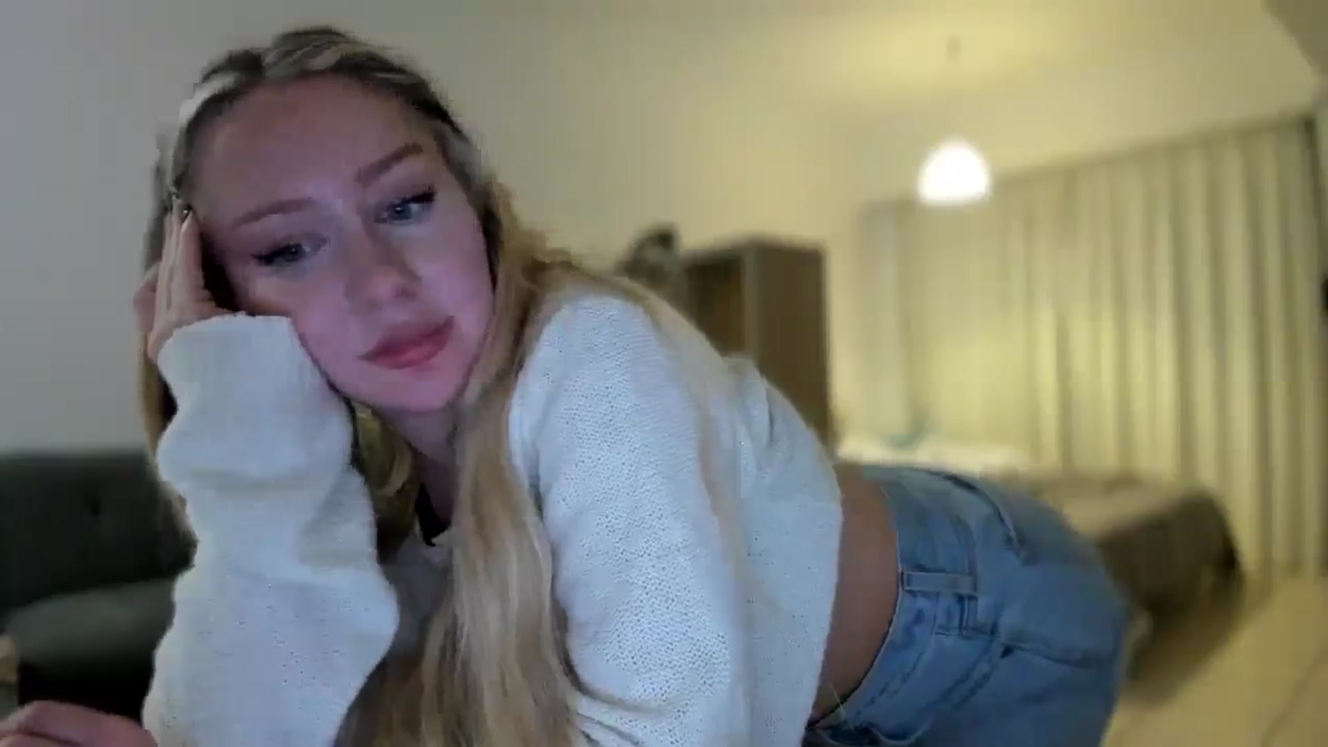 Gallery image thumbnail from AvaCutie's myfreecams stream on, 03/27/2026, 19:33 image 16 of 20