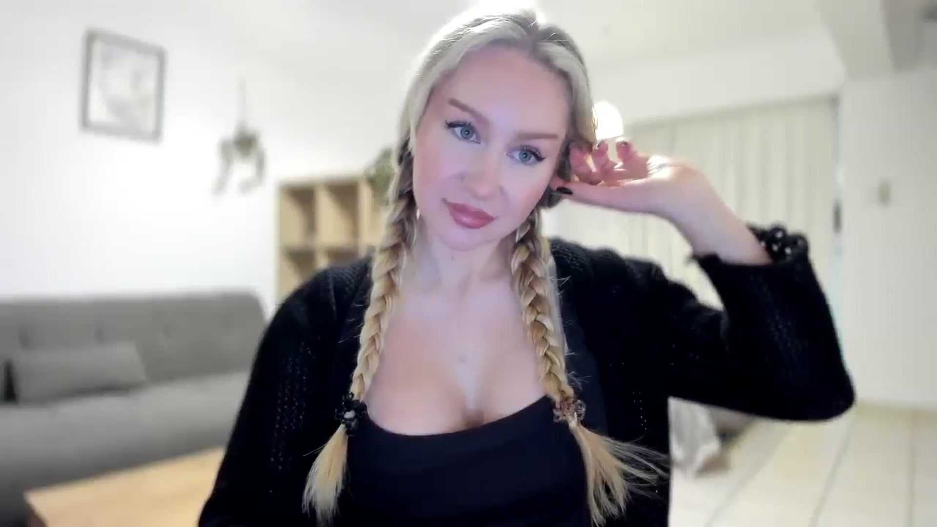 Gallery image thumbnail from AvaCutie's myfreecams stream on, 03/28/2026, 15:26 image 9 of 20