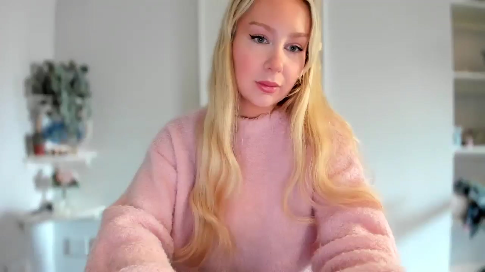 Gallery image thumbnail from AvaCutie's myfreecams stream on, 04/01/2026, 10:42 image 1 of 20