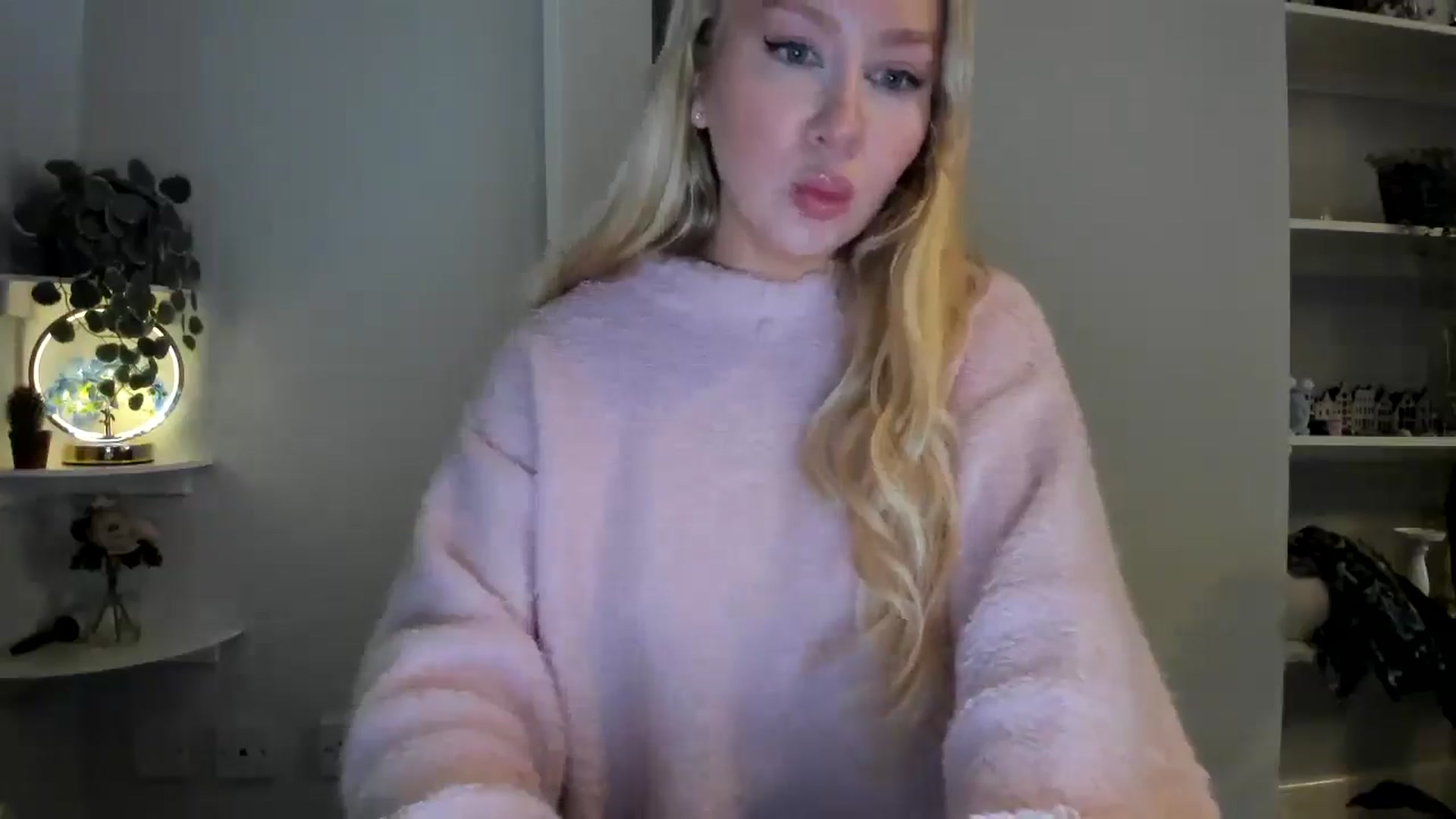Gallery image thumbnail from AvaCutie's myfreecams stream on, 04/01/2026, 10:42 image 20 of 20