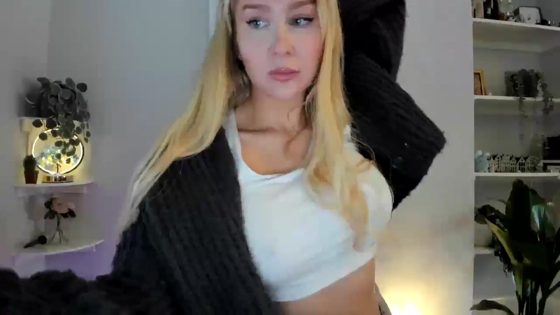 Gallery image thumbnail from AvaCutie's myfreecams stream on, 04/01/2026, 13:28 image 19 of 20