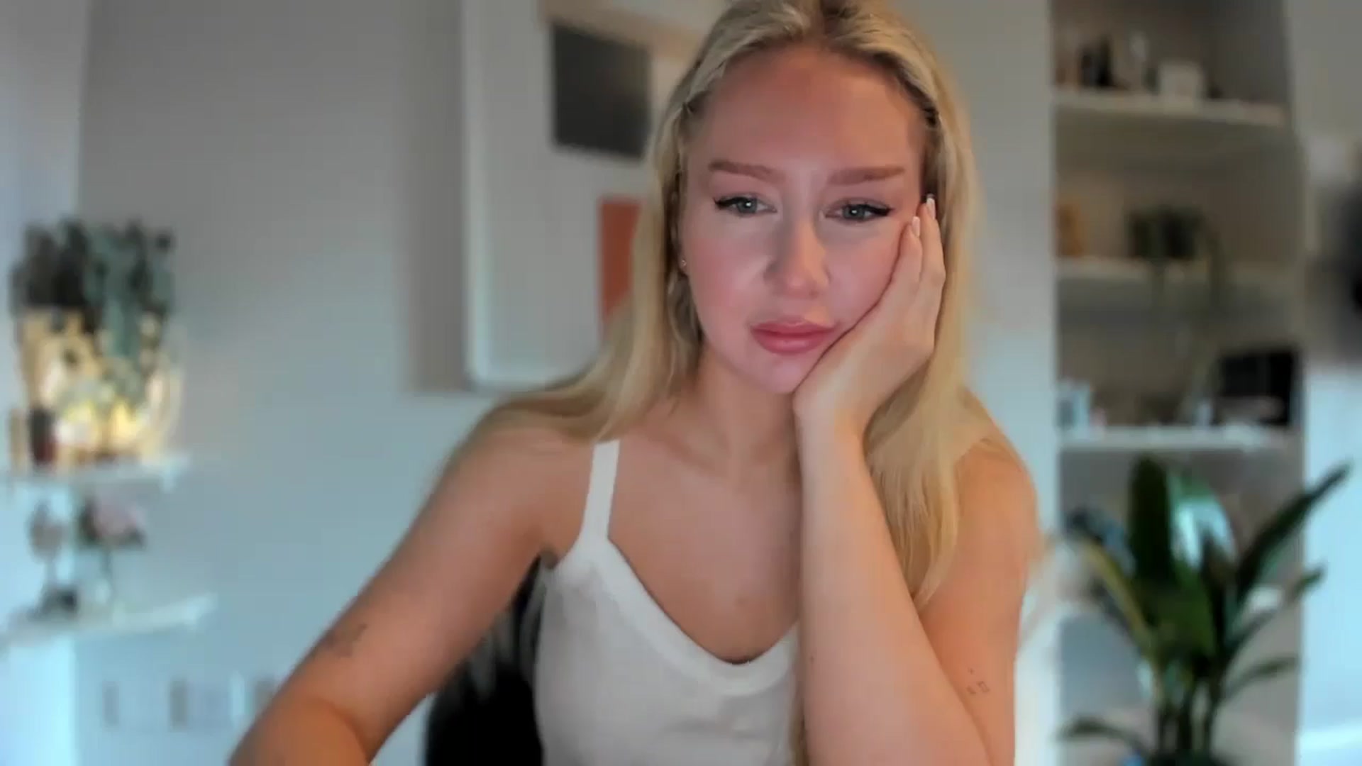Gallery image thumbnail from AvaCutie's myfreecams stream on, 04/02/2026, 08:42 image 9 of 20