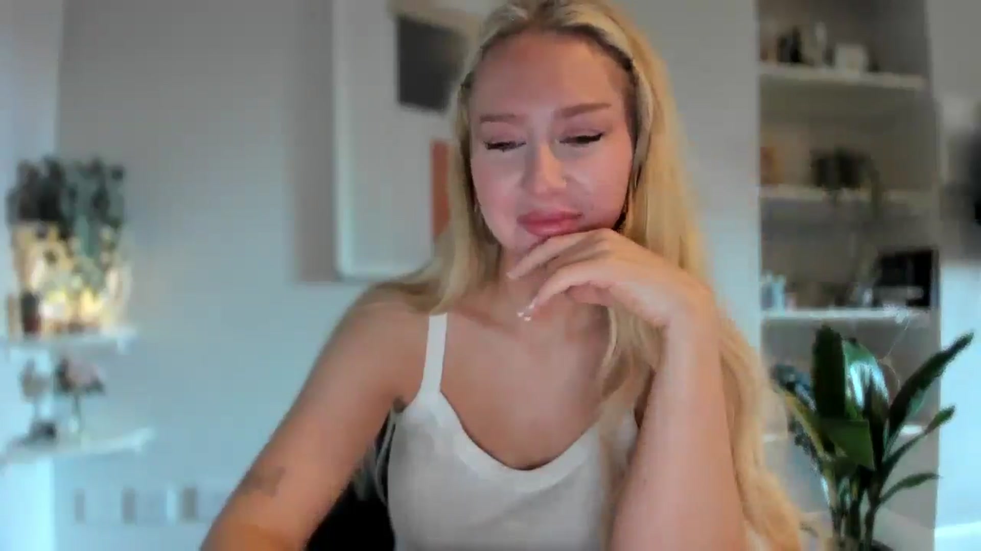 Gallery image thumbnail from AvaCutie's myfreecams stream on, 04/02/2026, 08:42 image 8 of 20