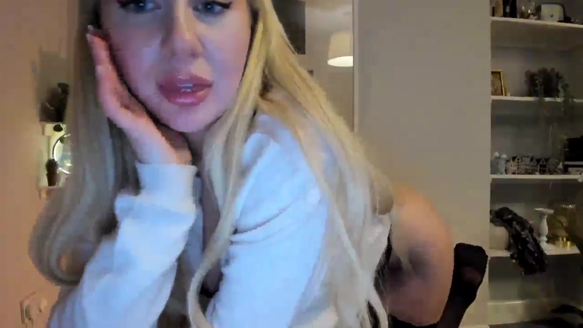 Gallery image thumbnail from AvaCutie's myfreecams stream on, 04/02/2026, 22:01 image 15 of 20