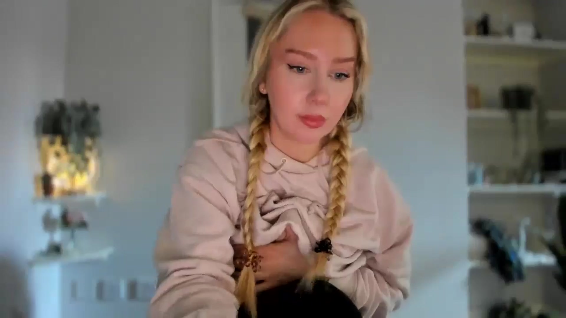 Gallery image thumbnail from AvaCutie's myfreecams stream on, 04/03/2026, 16:17 image 13 of 20