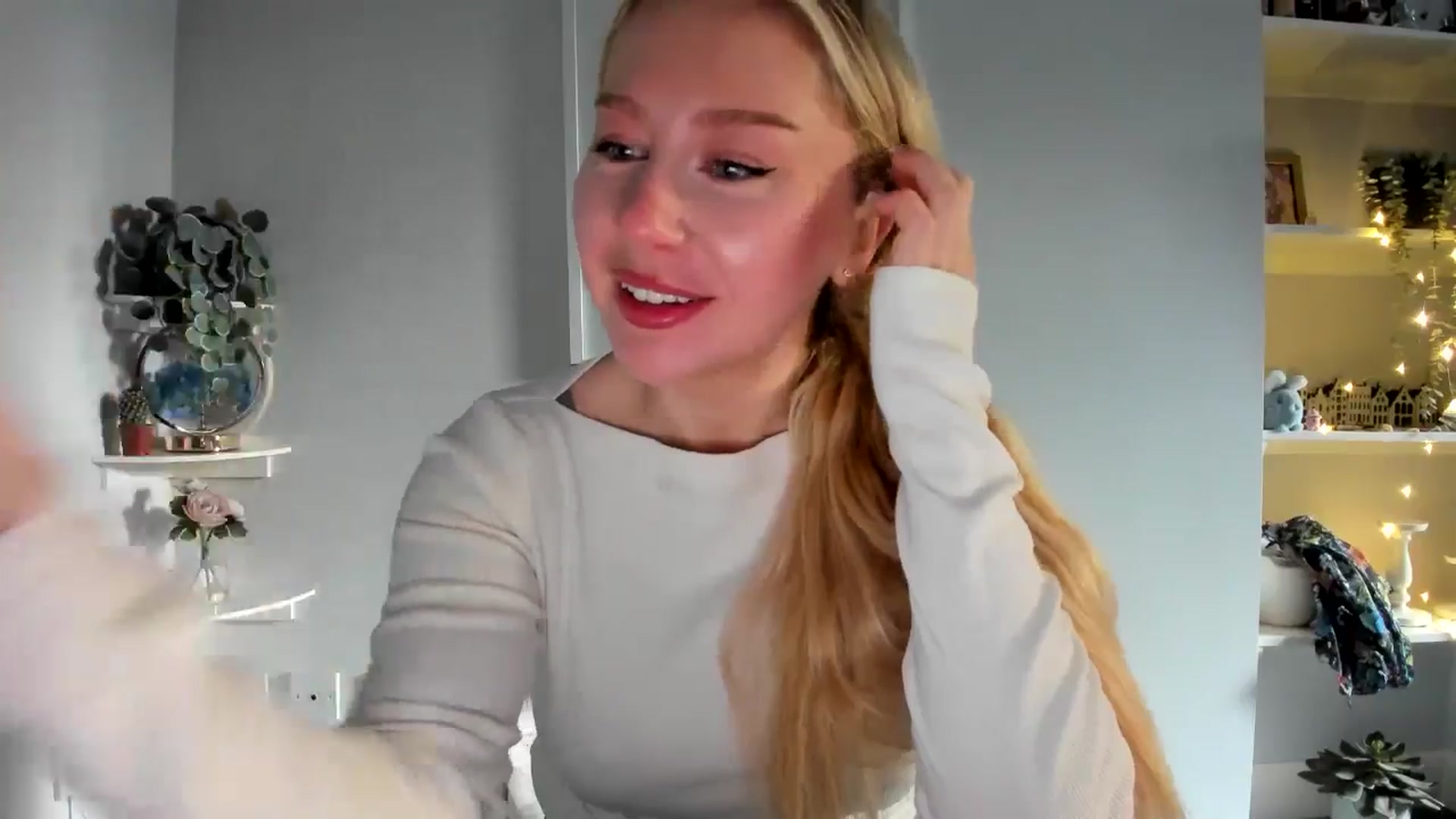 Gallery image thumbnail from AvaCutie's myfreecams stream on, 04/05/2026, 09:14 image 15 of 20