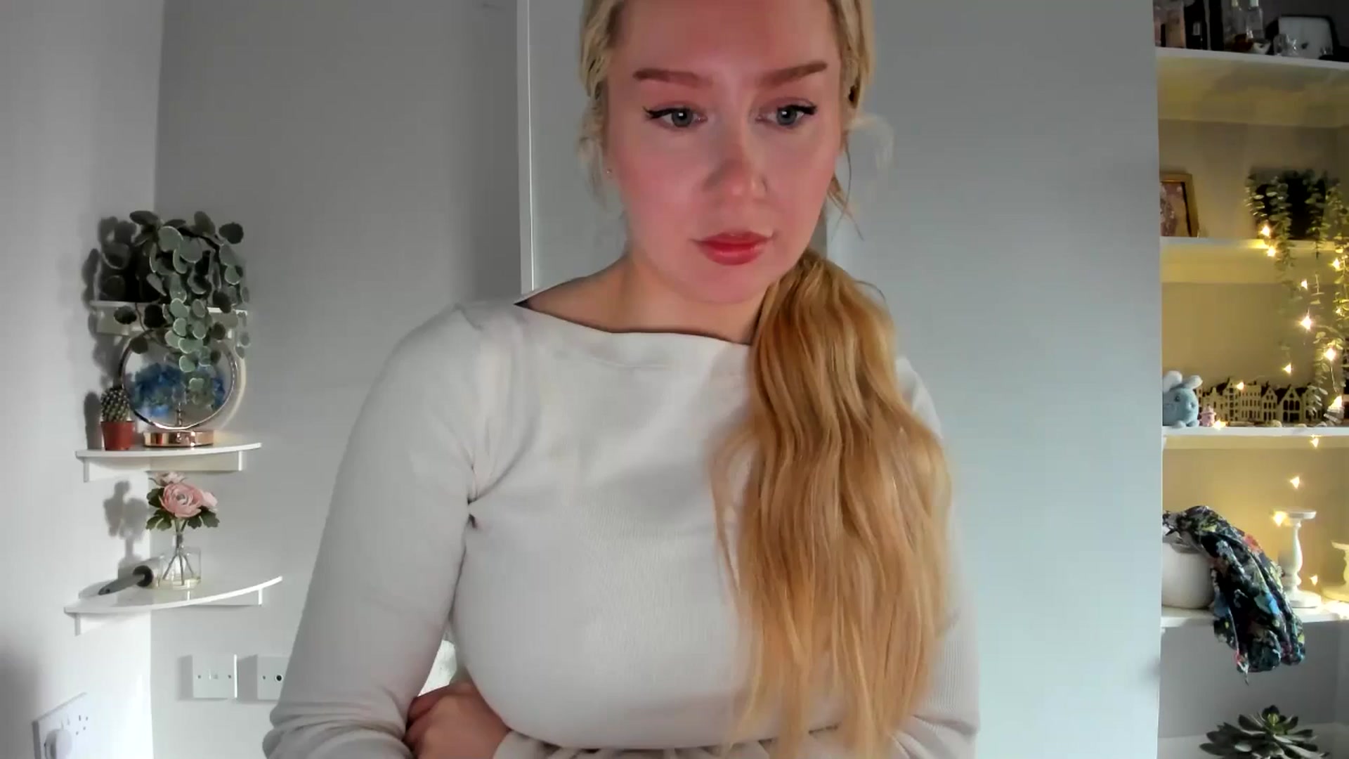 Gallery image thumbnail from AvaCutie's myfreecams stream on, 04/05/2026, 09:14 image 1 of 20