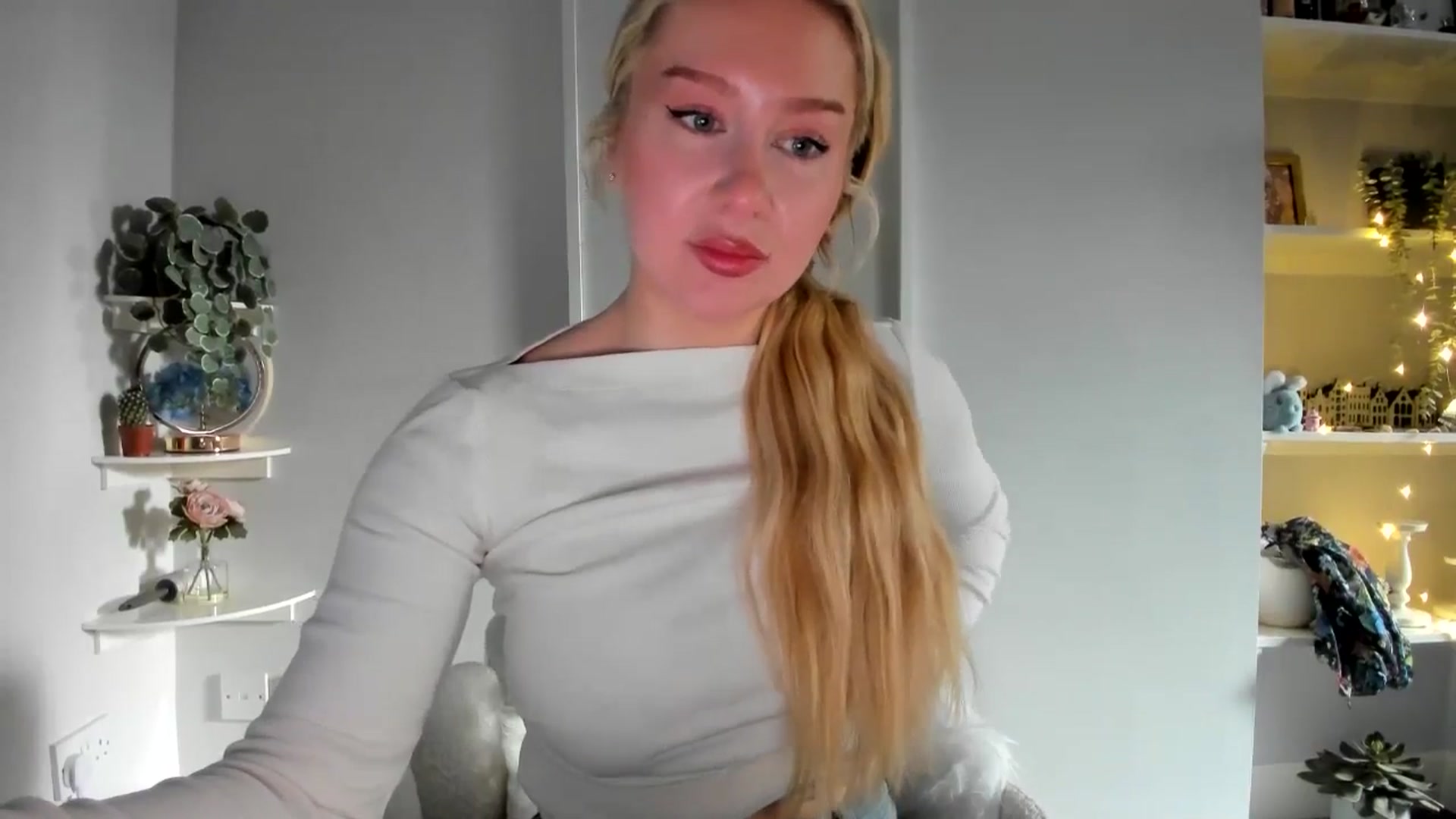 Gallery image thumbnail from AvaCutie's myfreecams stream on, 04/05/2026, 09:14 image 10 of 20