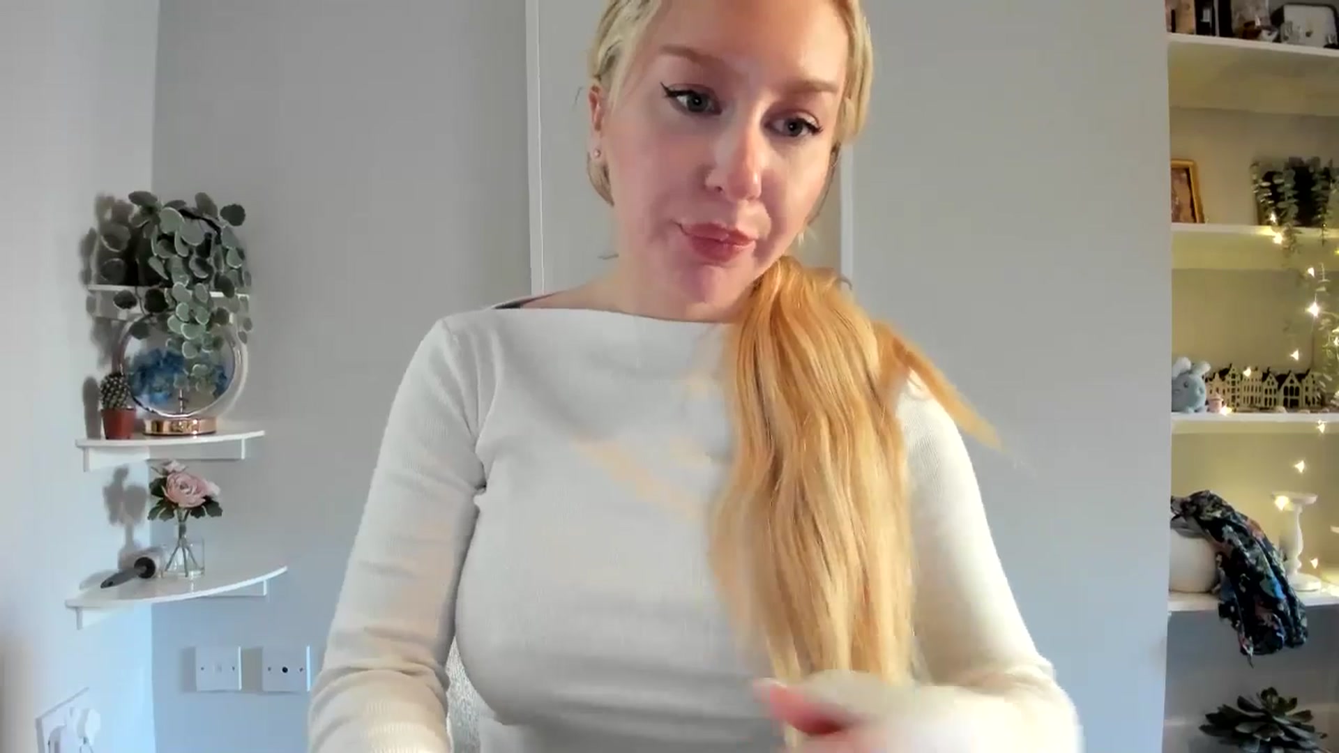 Gallery image thumbnail from AvaCutie's myfreecams stream on, 04/05/2026, 13:15 image 18 of 20