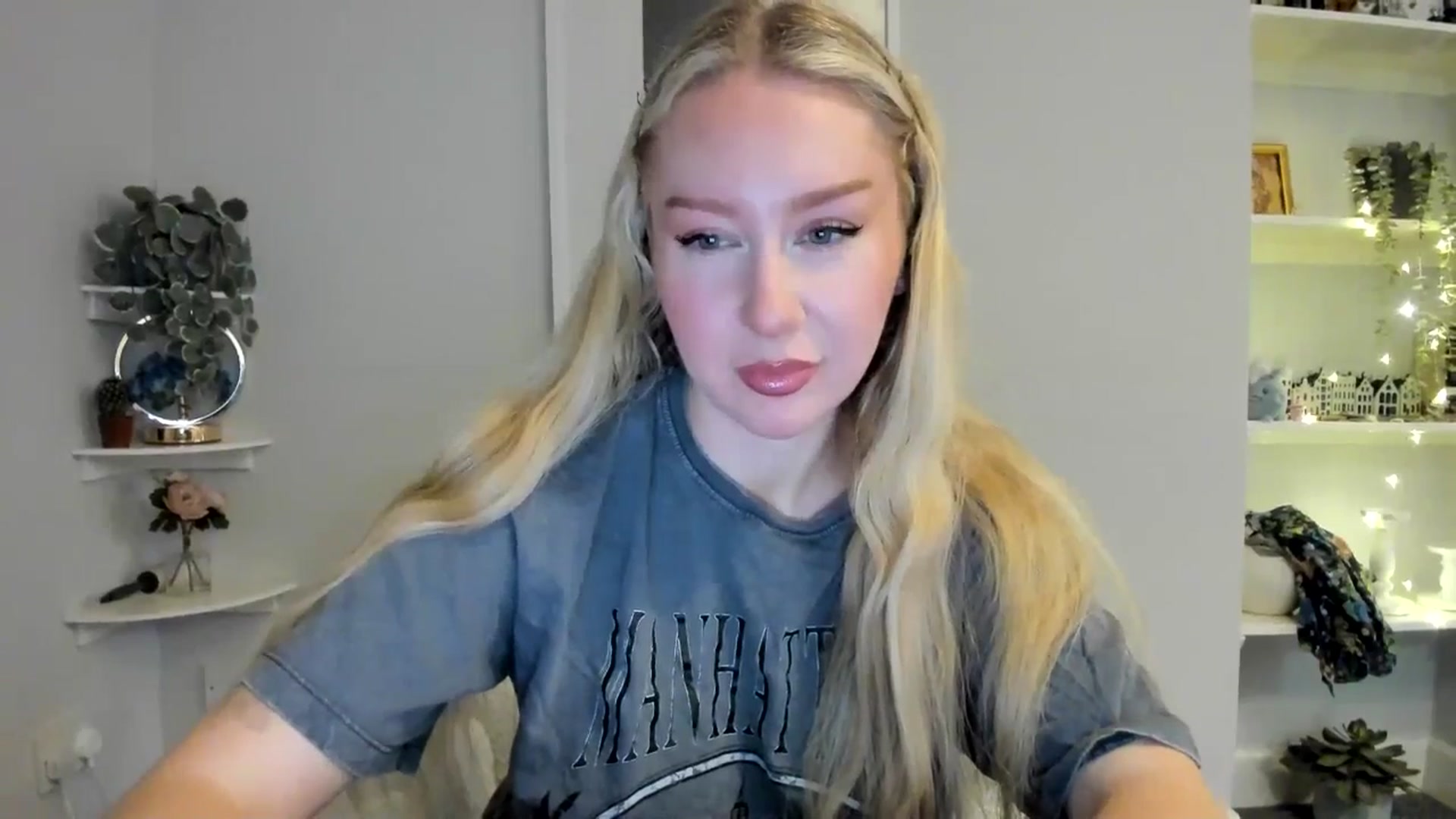 Gallery image thumbnail from AvaCutie's myfreecams stream on, 04/05/2026, 19:17 image 4 of 20