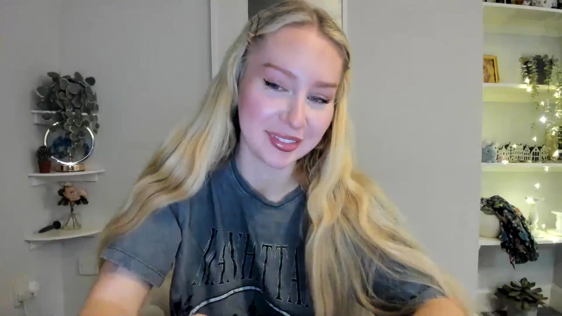 Gallery image thumbnail from AvaCutie's myfreecams stream on, 04/05/2026, 19:17 image 6 of 20