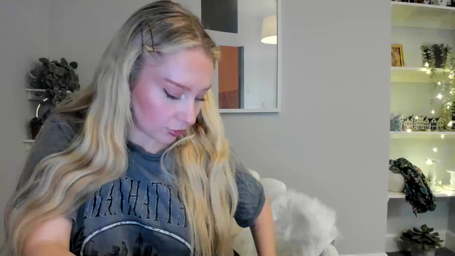 Gallery image thumbnail from AvaCutie's myfreecams stream on, 04/05/2026, 19:17 image 9 of 20