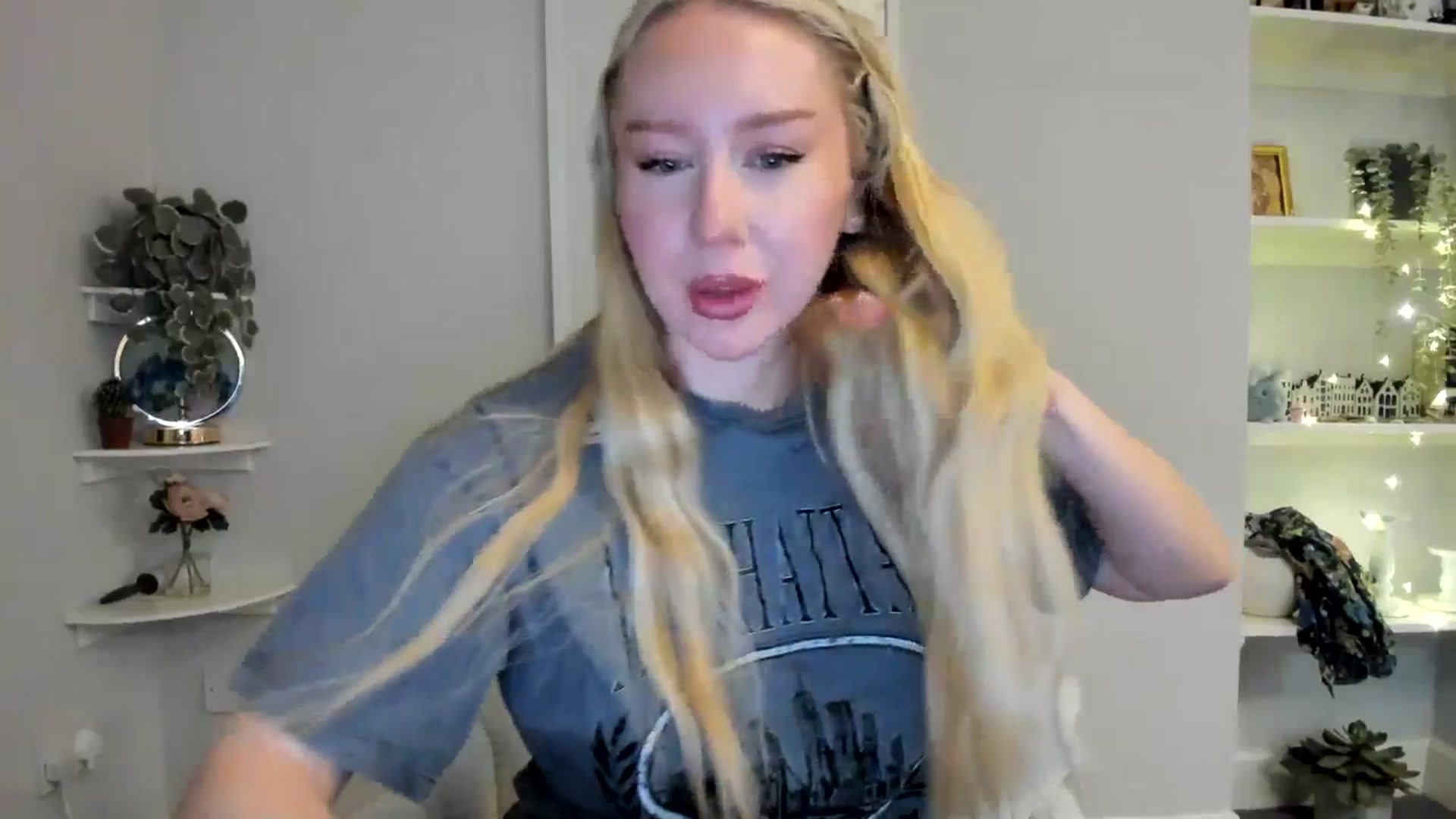Gallery image thumbnail from AvaCutie's myfreecams stream on, 04/05/2026, 19:17 image 16 of 20