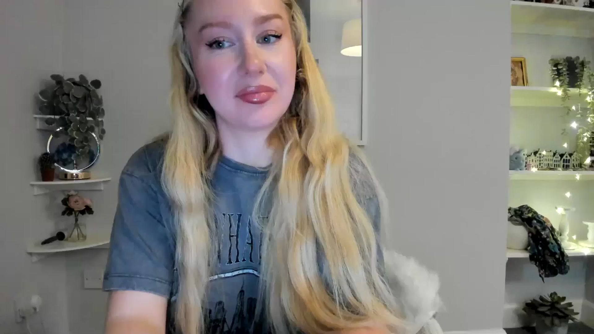 Gallery image thumbnail from AvaCutie's myfreecams stream on, 04/05/2026, 19:17 image 11 of 20