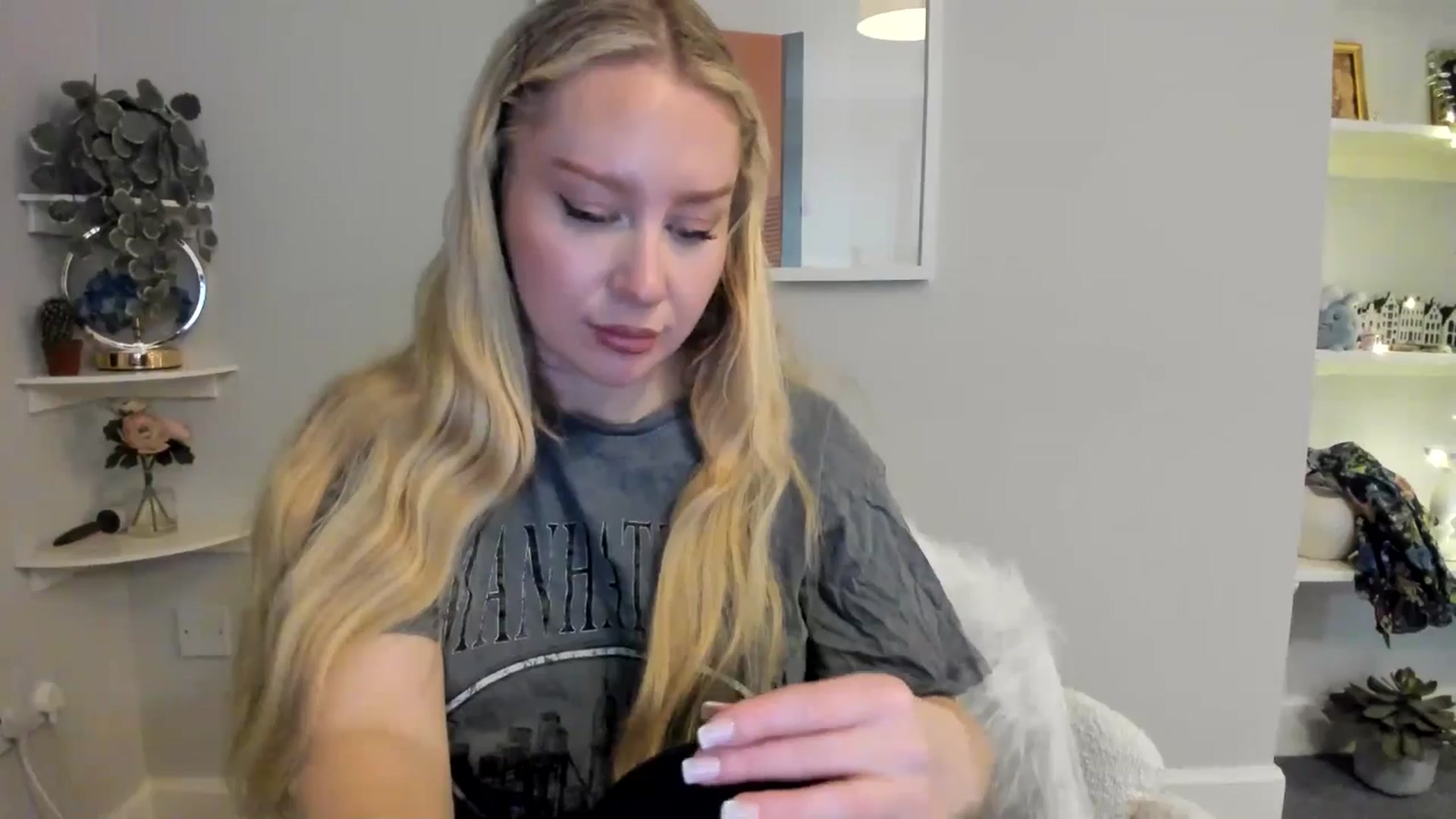 Gallery image thumbnail from AvaCutie's myfreecams stream on, 04/05/2026, 21:47 image 18 of 20
