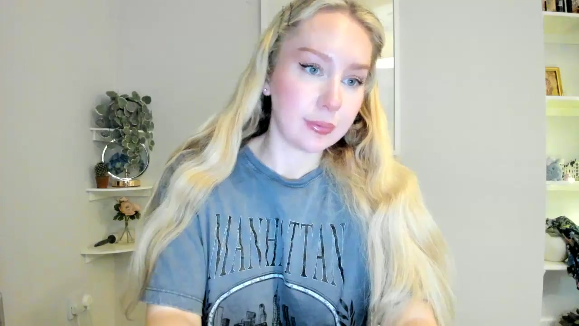 Gallery image thumbnail from AvaCutie's myfreecams stream on, 04/05/2026, 21:47 image 4 of 20