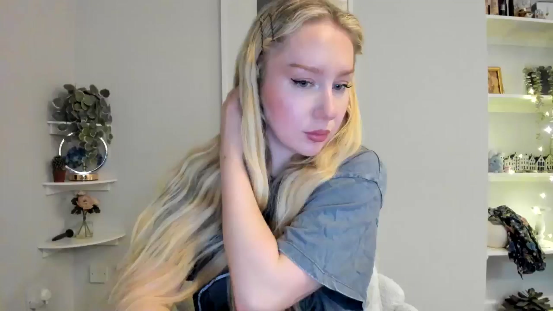 Gallery image thumbnail from AvaCutie's myfreecams stream on, 04/05/2026, 21:47 image 12 of 20