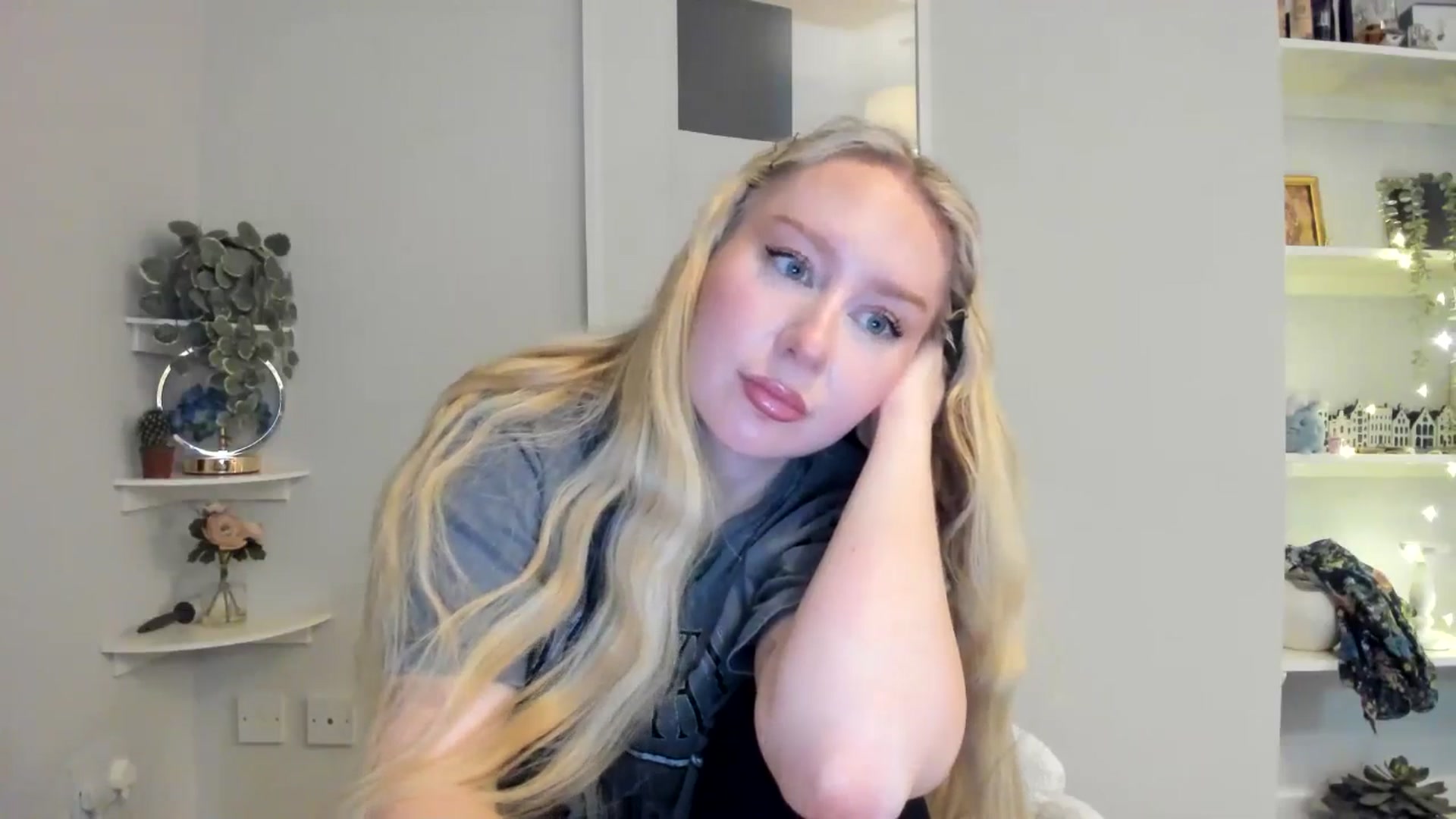 Gallery image thumbnail from AvaCutie's myfreecams stream on, 04/05/2026, 21:47 image 10 of 20