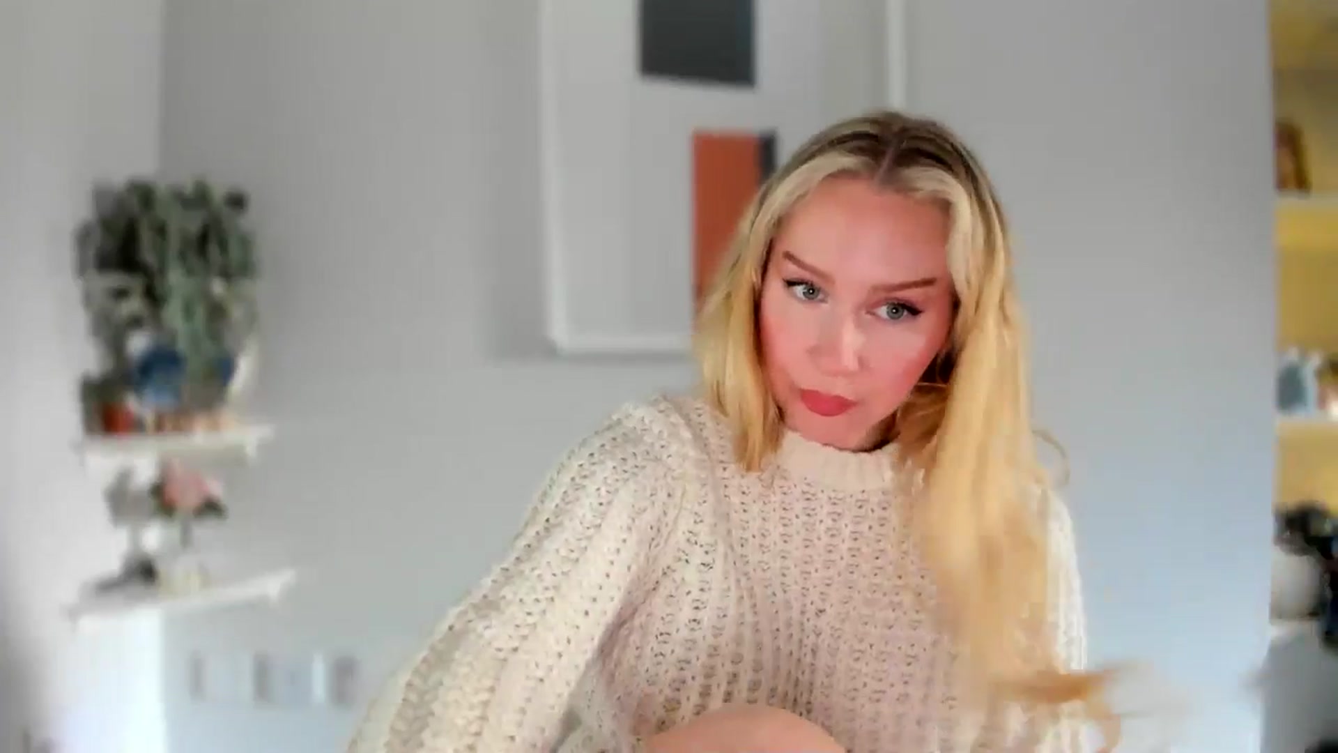 Gallery image thumbnail from AvaCutie's myfreecams stream on, 04/06/2026, 12:58 image 12 of 20