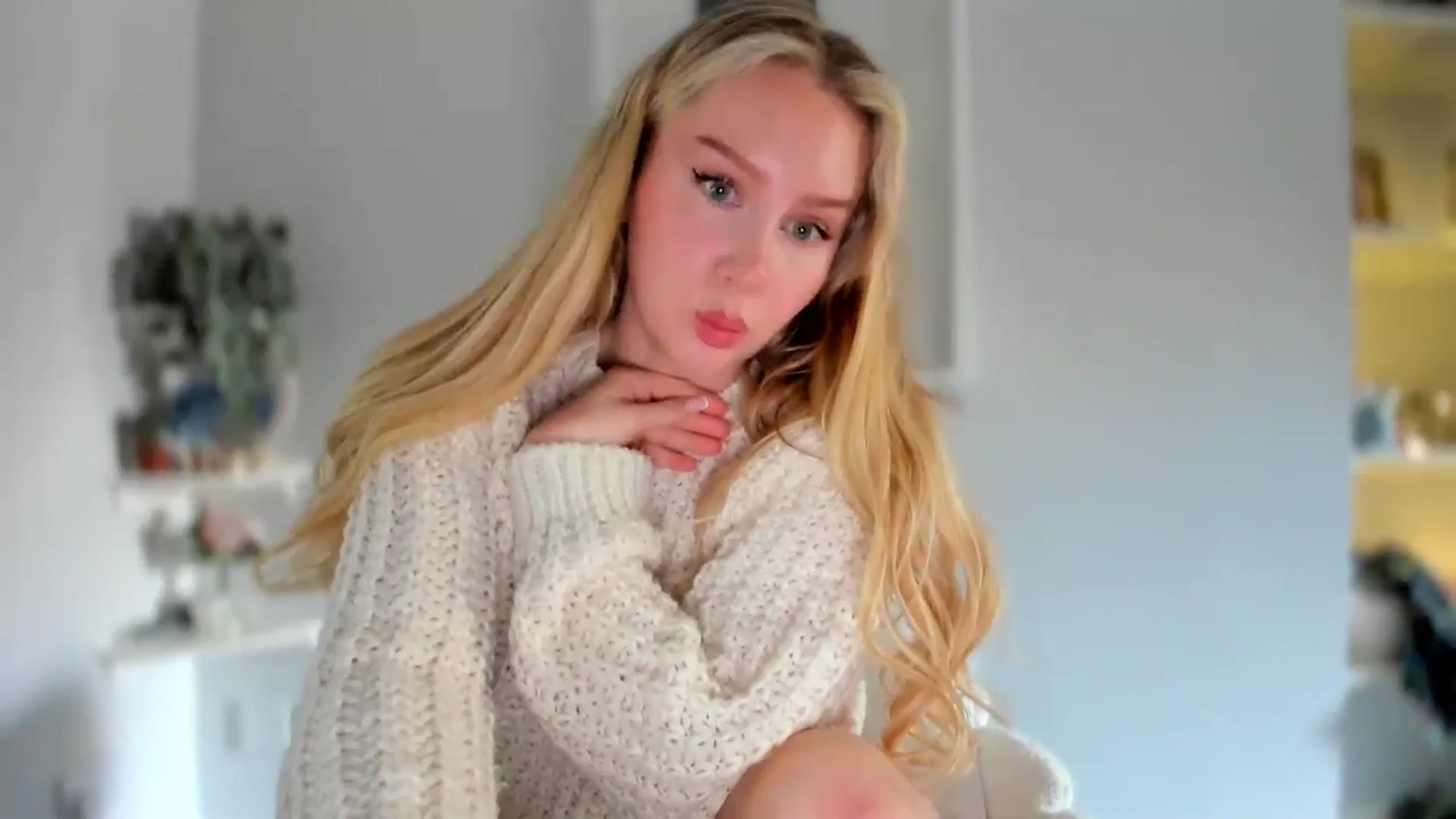 Gallery image thumbnail from AvaCutie's myfreecams stream on, 04/06/2026, 12:58 image 7 of 20