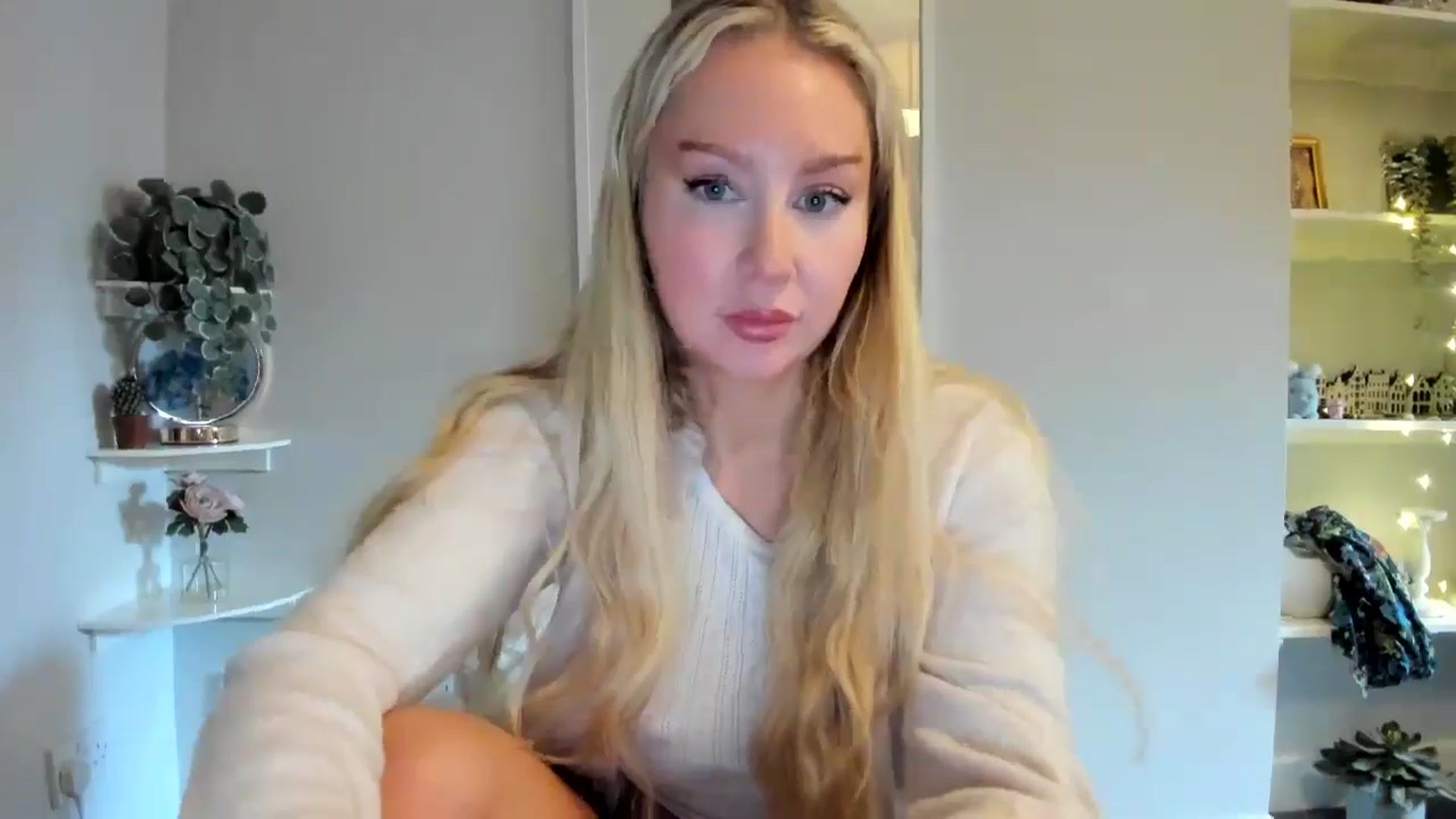 Gallery image thumbnail from AvaCutie's myfreecams stream on, 04/07/2026, 17:30 image 14 of 20