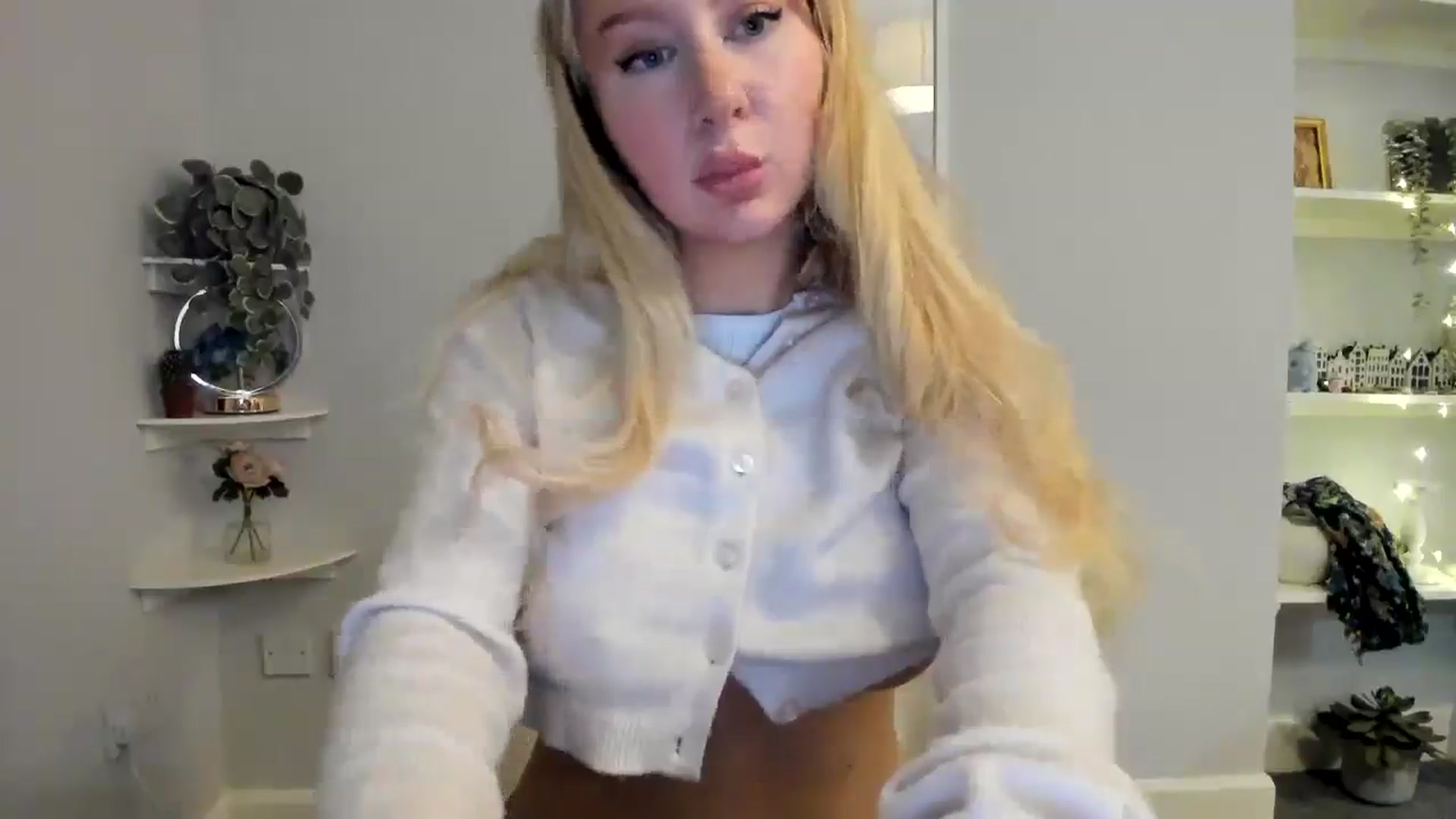 Gallery image thumbnail from AvaCutie's myfreecams stream on, 04/07/2026, 19:48 image 9 of 20
