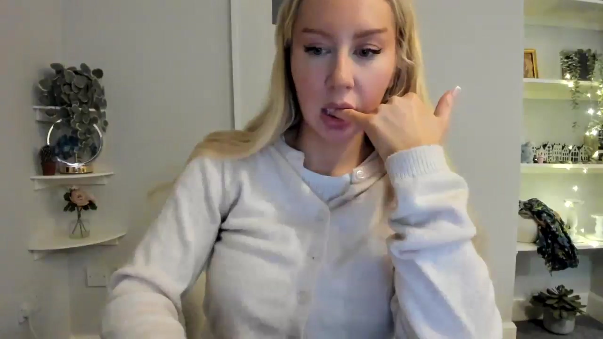 Gallery image thumbnail from AvaCutie's myfreecams stream on, 04/07/2026, 19:48 image 7 of 20