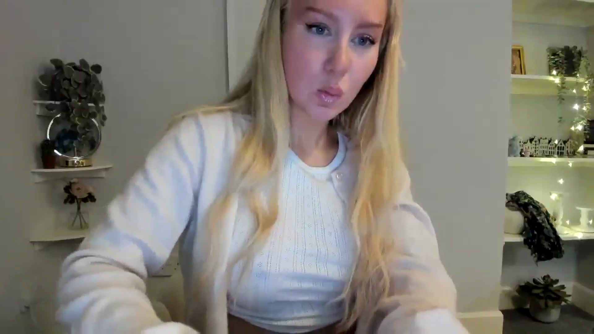 Gallery image thumbnail from AvaCutie's myfreecams stream on, 04/07/2026, 19:48 image 20 of 20