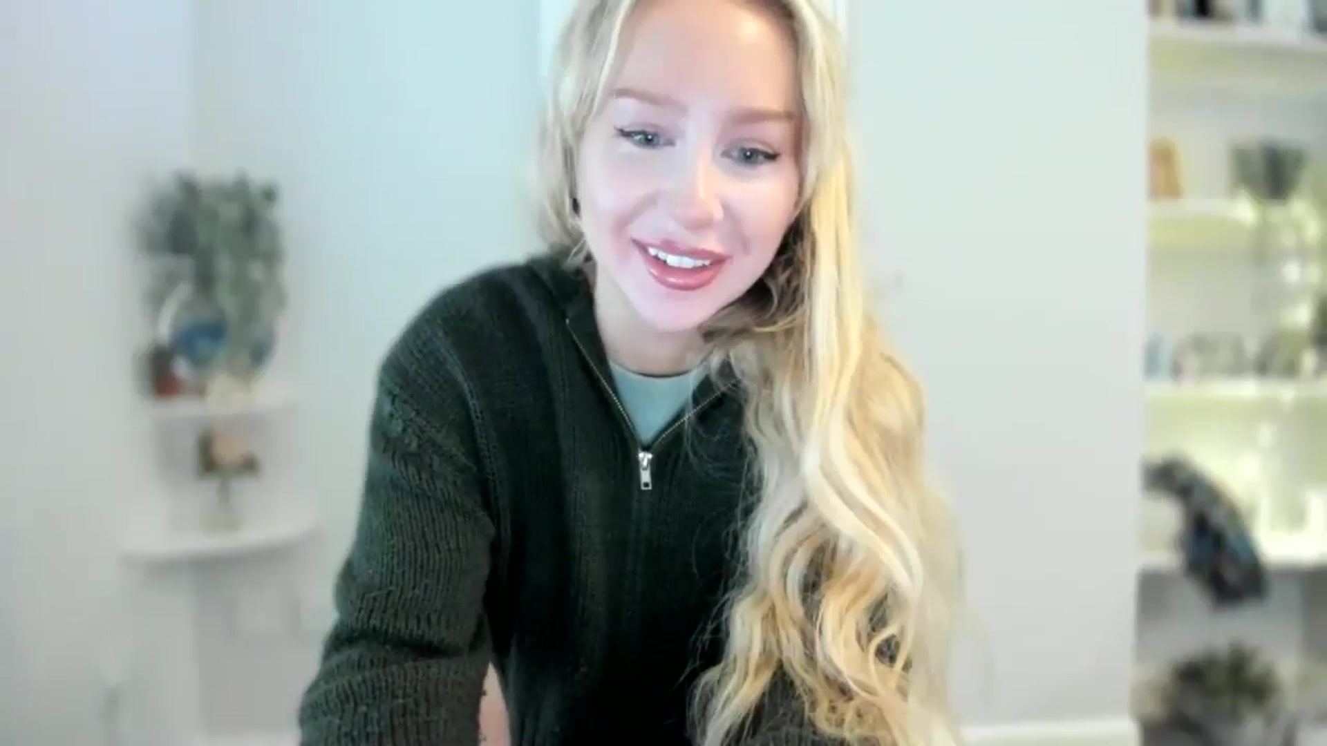 Gallery image thumbnail from AvaCutie's myfreecams stream on, 04/08/2026, 11:14 image 2 of 20