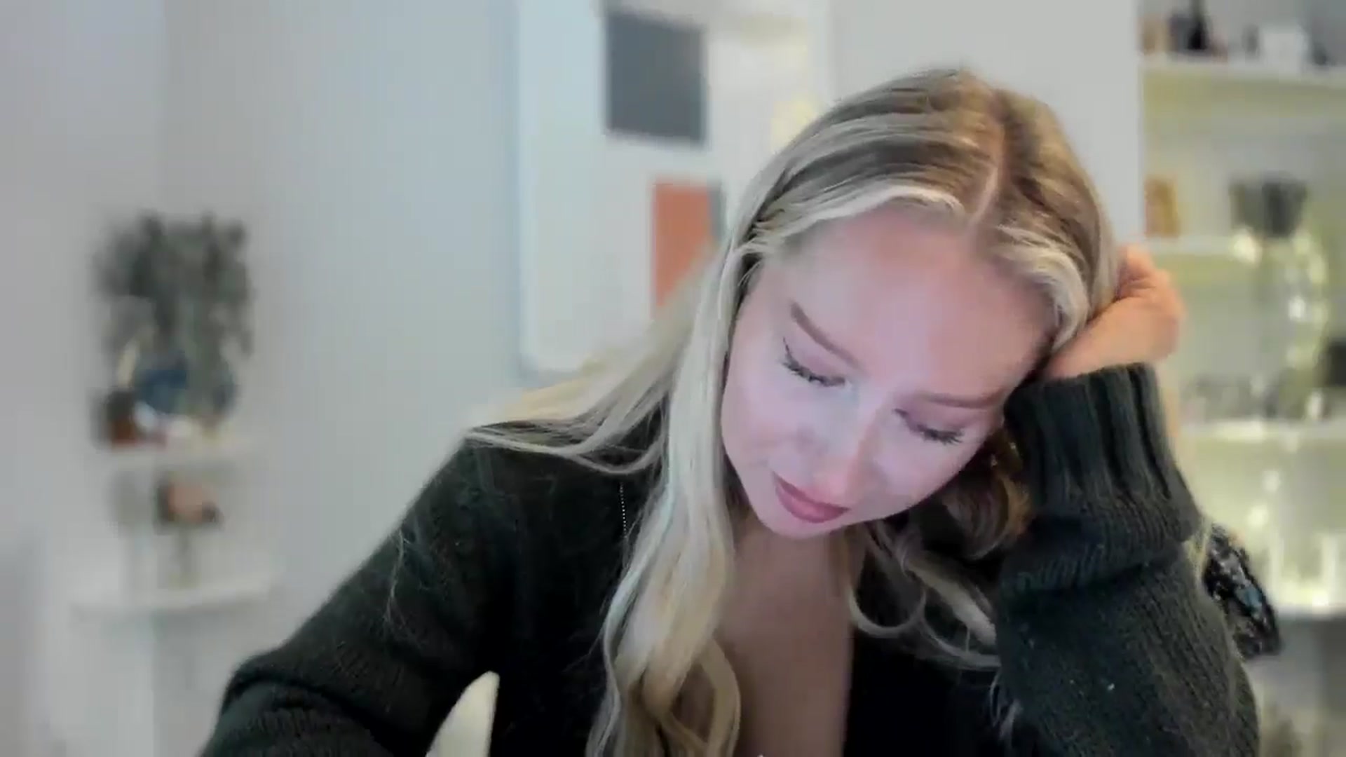Gallery image thumbnail from AvaCutie's myfreecams stream on, 04/08/2026, 13:50 image 17 of 20