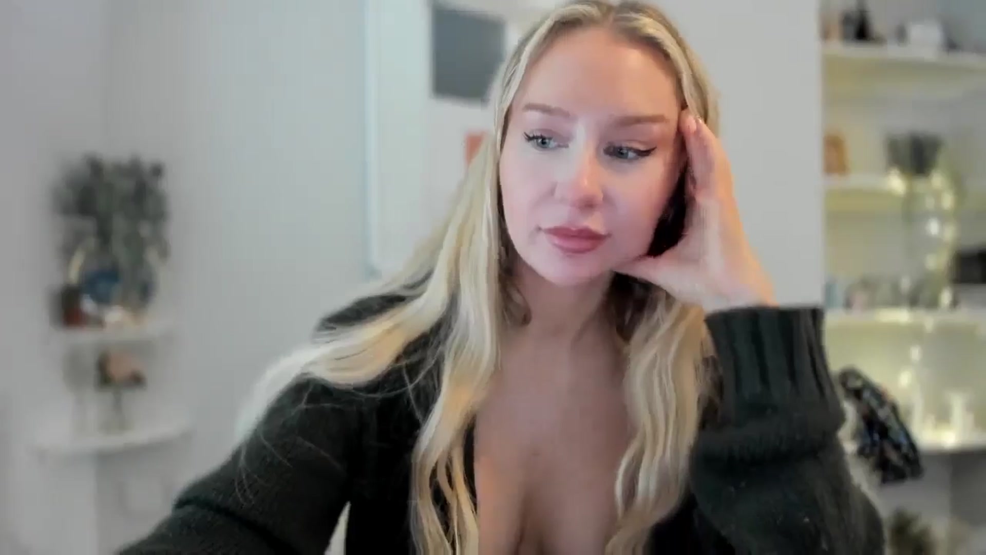Gallery image thumbnail from AvaCutie's myfreecams stream on, 04/08/2026, 13:50 image 13 of 20