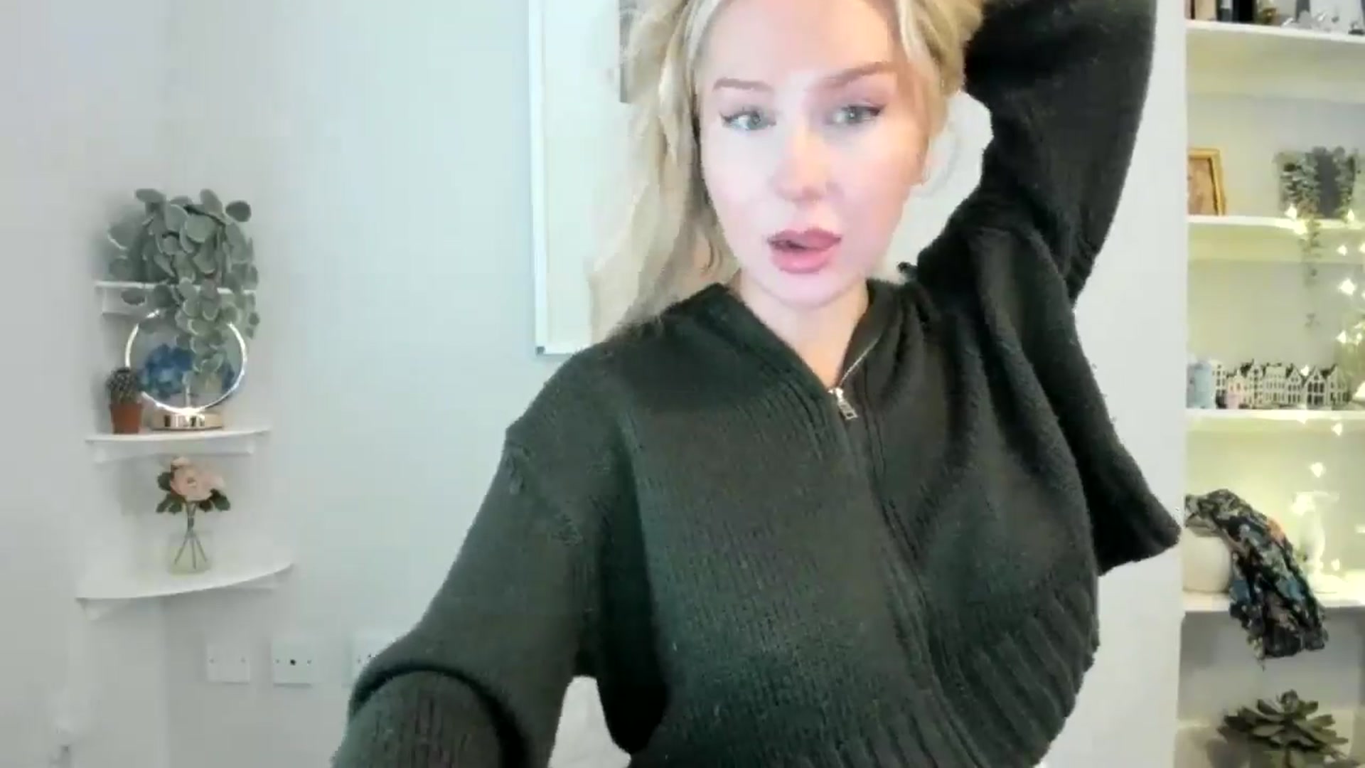 Gallery image thumbnail from AvaCutie's myfreecams stream on, 04/08/2026, 14:28 image 19 of 20