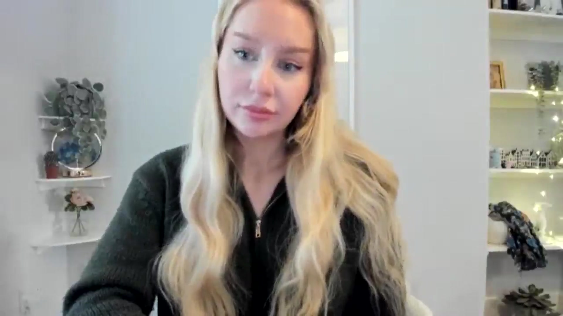 Gallery image thumbnail from AvaCutie's myfreecams stream on, 04/08/2026, 14:28 image 10 of 20