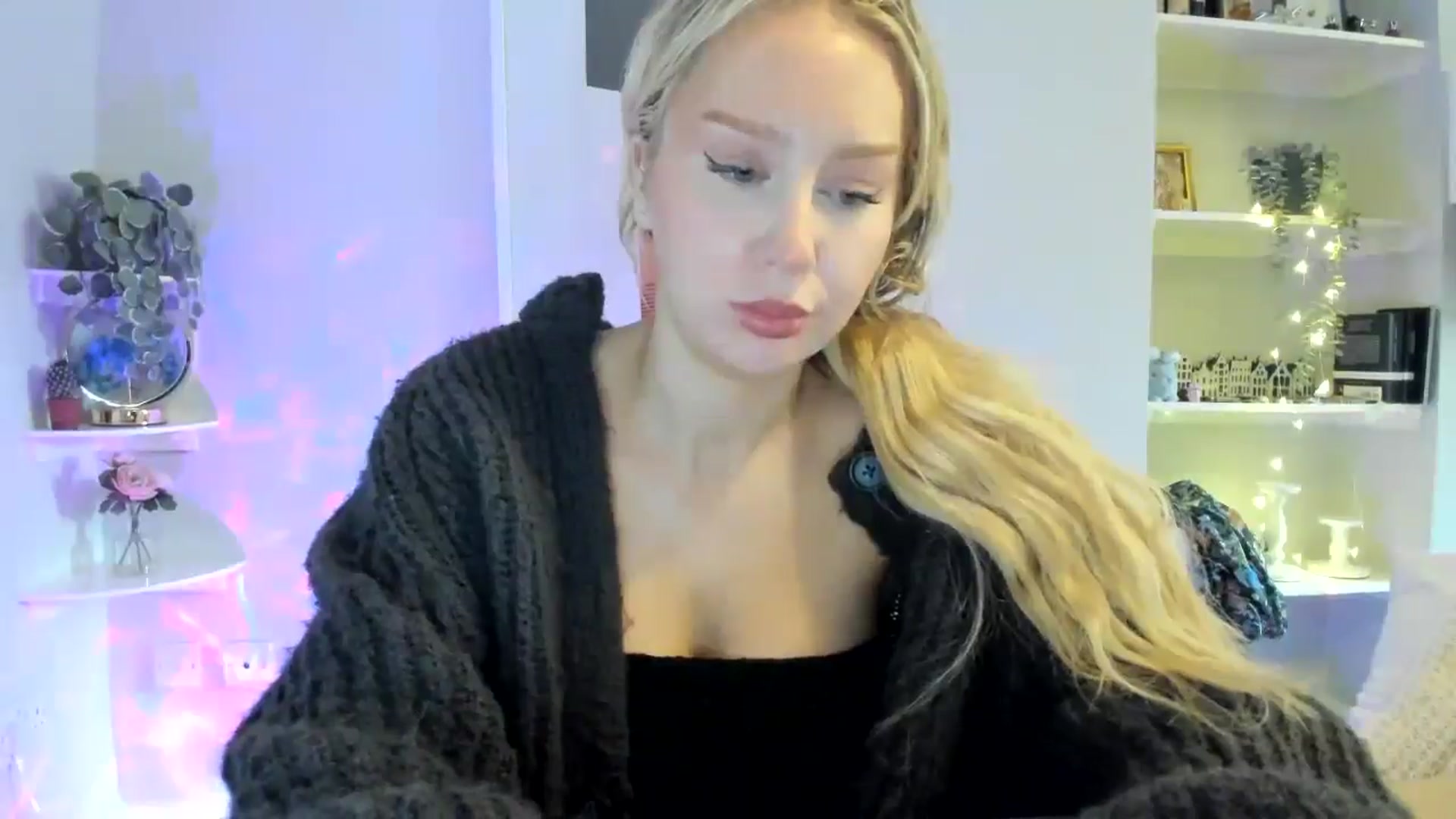 Gallery image thumbnail from AvaCutie's myfreecams stream on, 04/09/2026, 11:24 image 4 of 20