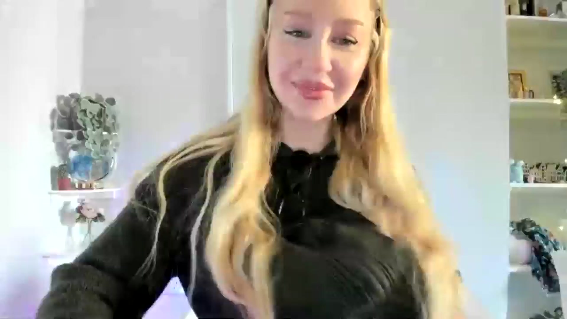 Gallery image thumbnail from AvaCutie's myfreecams stream on, 04/10/2026, 15:09 image 18 of 20