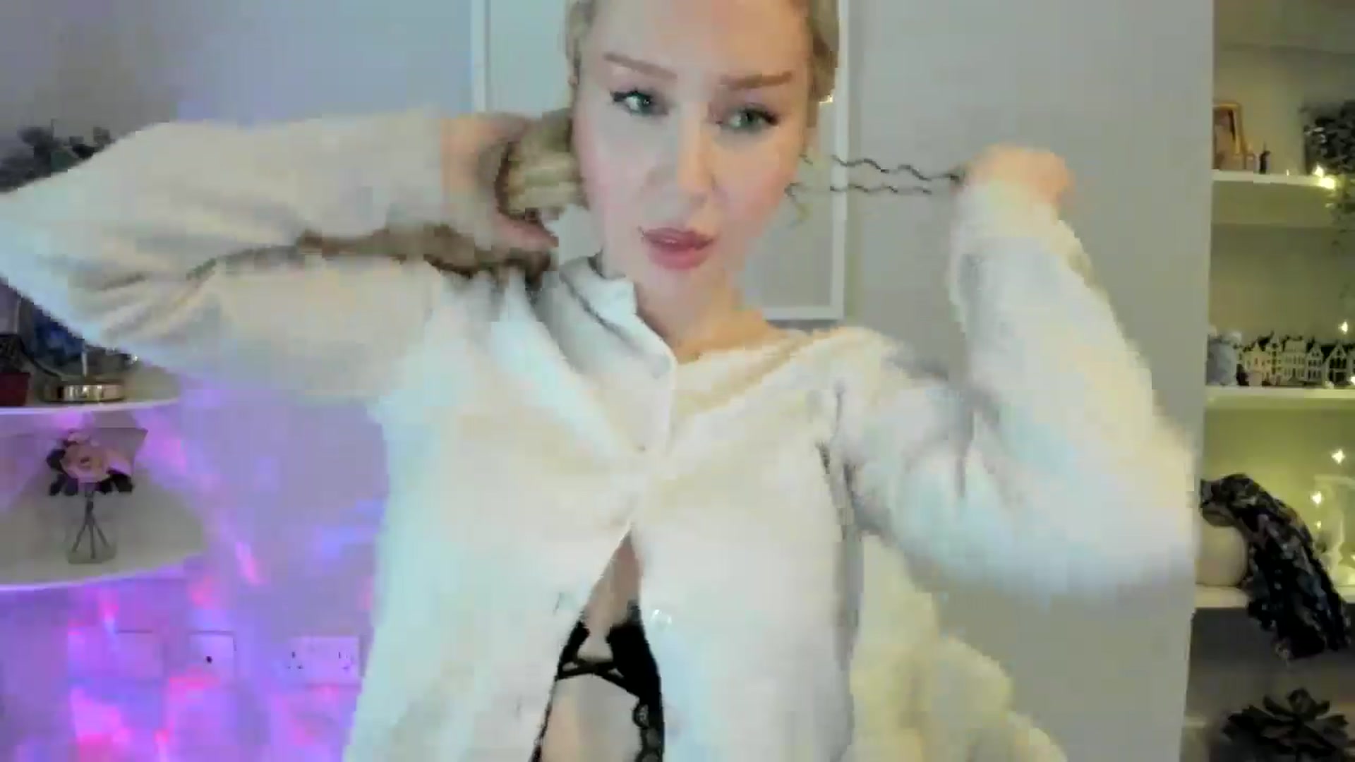 Gallery image thumbnail from AvaCutie's myfreecams stream on, 04/12/2026, 16:14 image 19 of 20