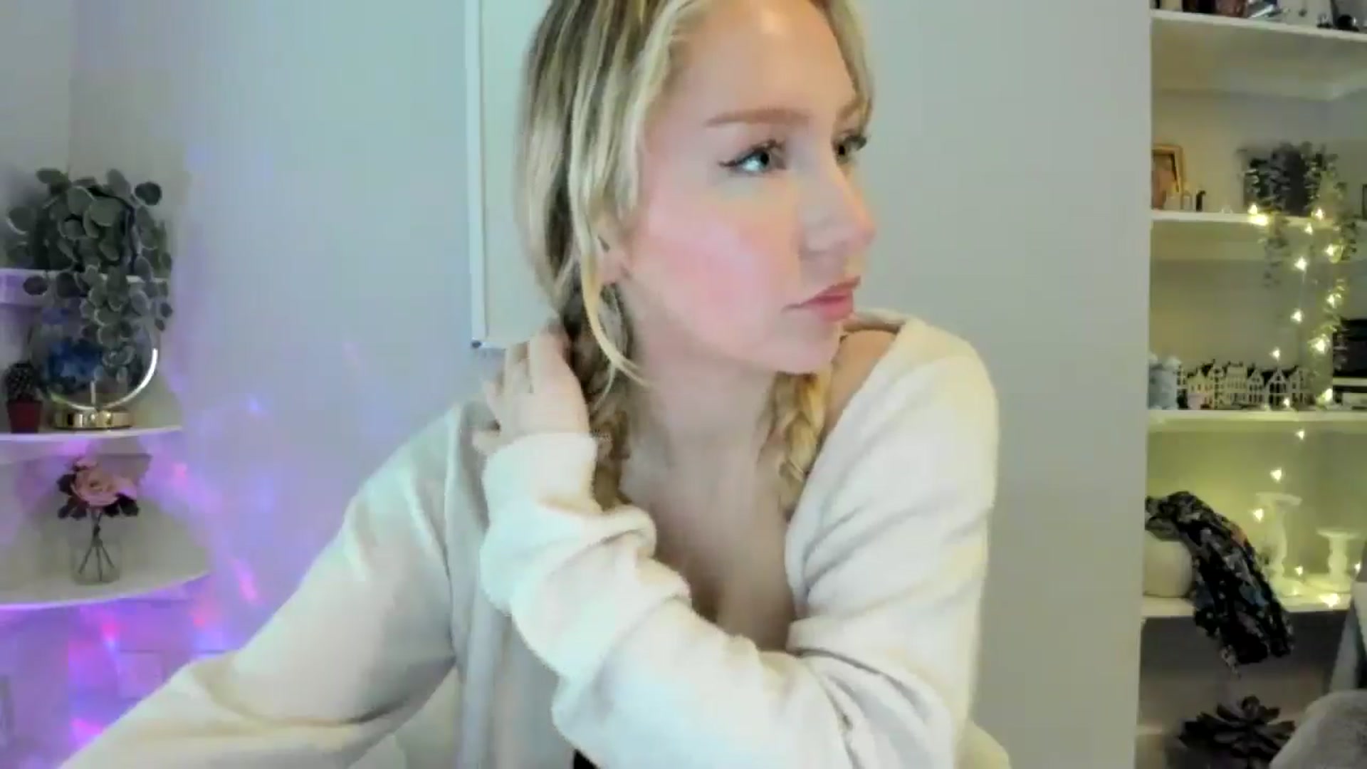 Gallery image thumbnail from AvaCutie's myfreecams stream on, 04/12/2026, 16:14 image 12 of 20