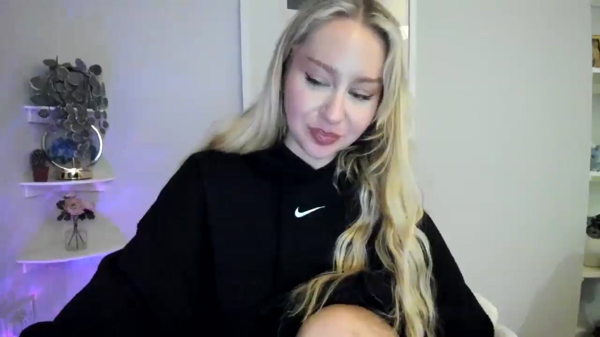 Gallery image thumbnail from AvaCutie's myfreecams stream on, 04/12/2026, 20:00 image 7 of 20